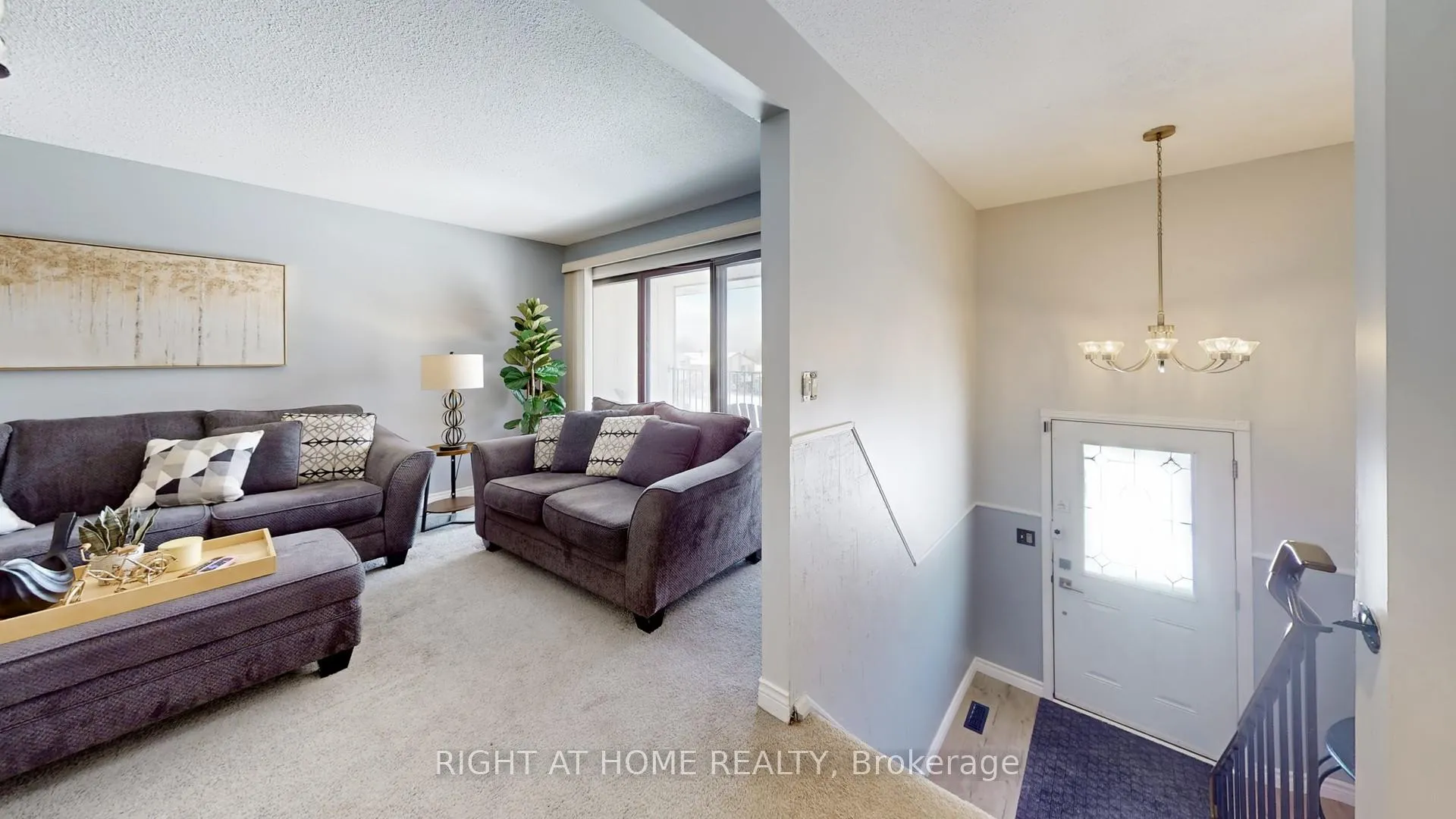 Photo 3 of 1265 Sunnybrae Crescent, Oshawa, Donevan — HOMEH