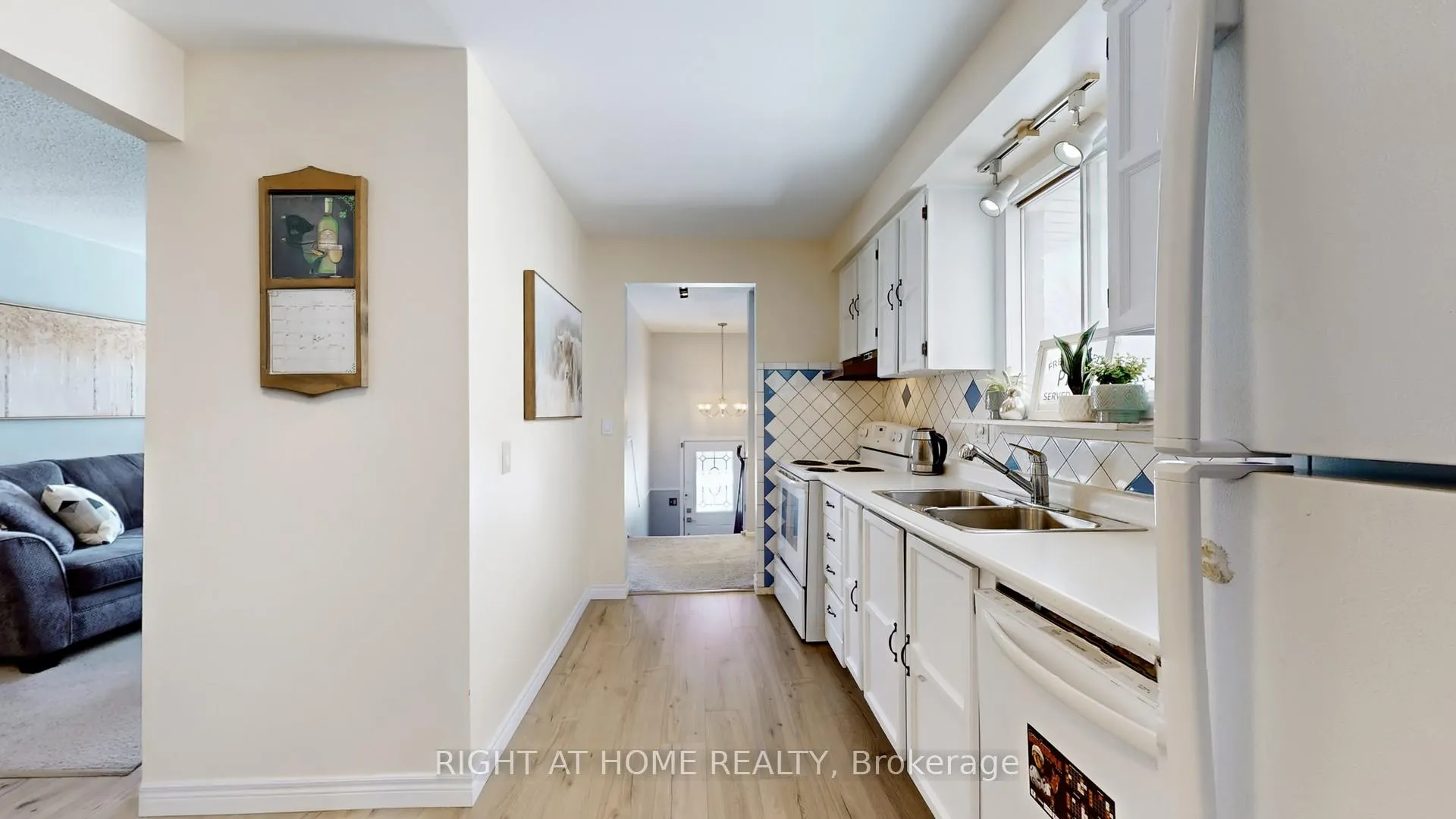 Photo 12 of 1265 Sunnybrae Crescent, Oshawa, Donevan — HOMEH