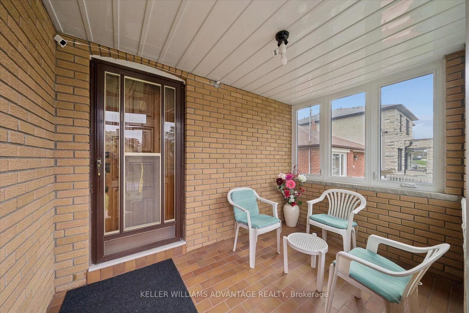 Photo 3 of 63 Boem Avenue, Scarborough, Wexford-Maryvale — HOMEH