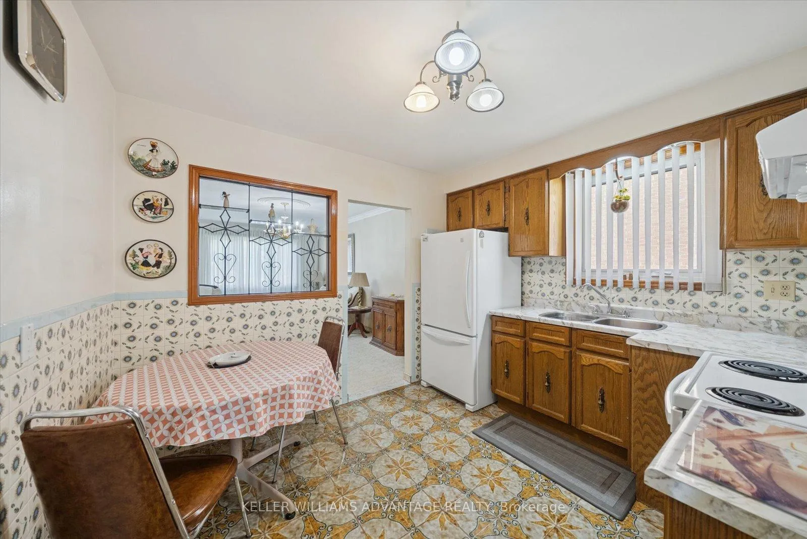 Photo 7 of 63 Boem Avenue, Scarborough, Wexford-Maryvale — HOMEH