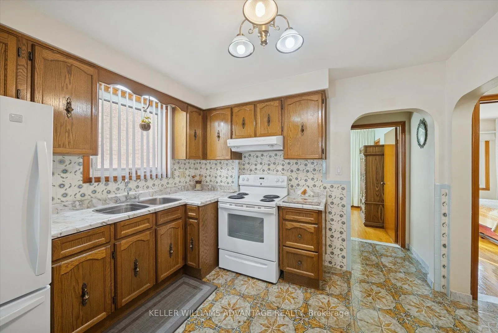 Photo 9 of 63 Boem Avenue, Scarborough, Wexford-Maryvale — HOMEH