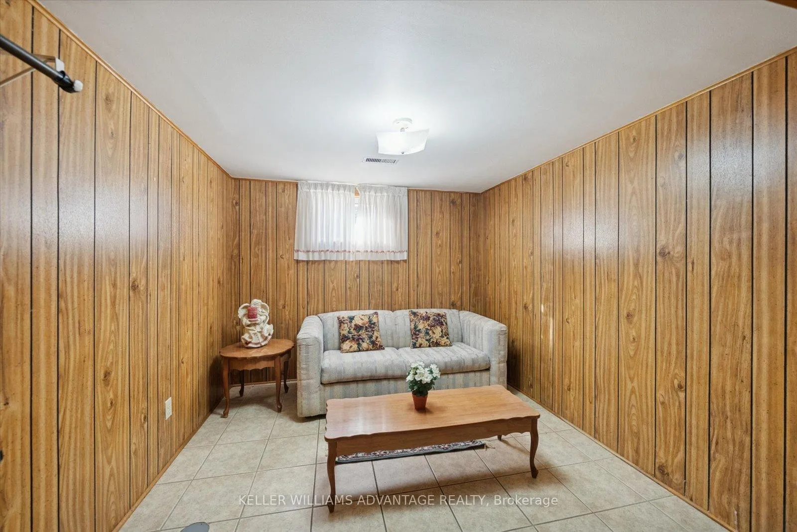 Photo 22 of 63 Boem Avenue, Scarborough, Wexford-Maryvale — HOMEH