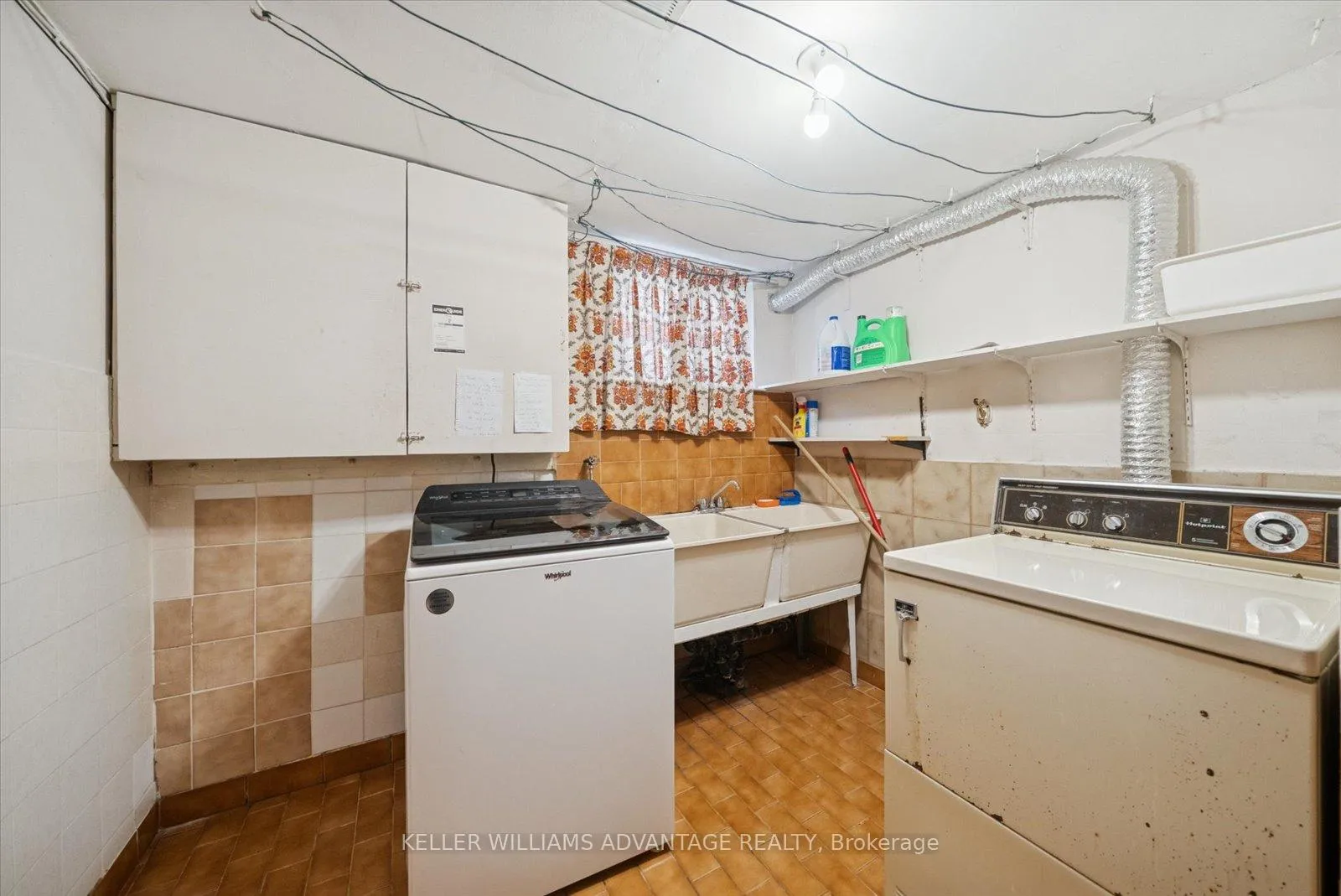 Photo 24 of 63 Boem Avenue, Scarborough, Wexford-Maryvale — HOMEH