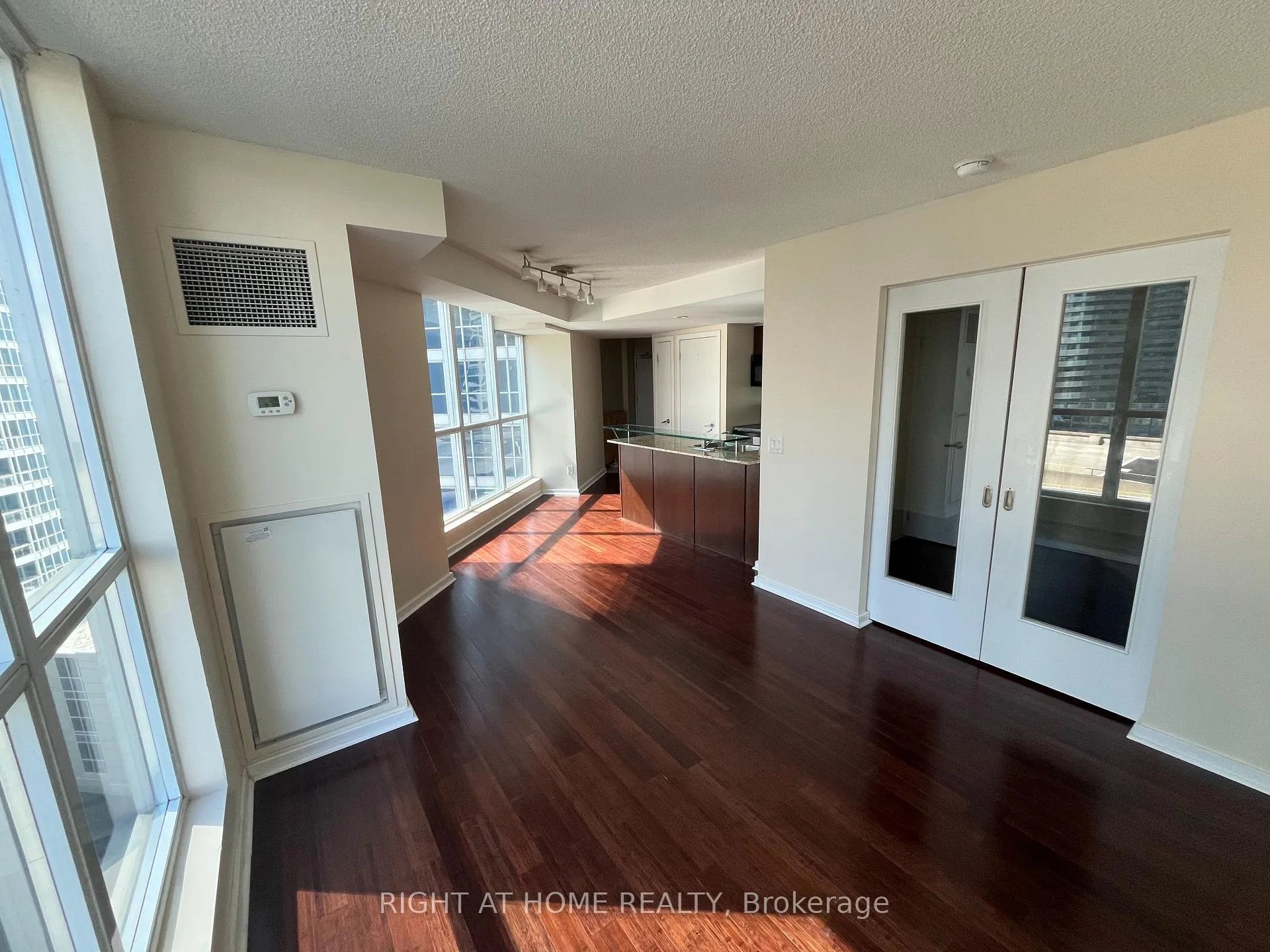 Photo 8 of Unit 1013, 208 Queens Quay, Toronto, Waterfront Communities — HOMEH