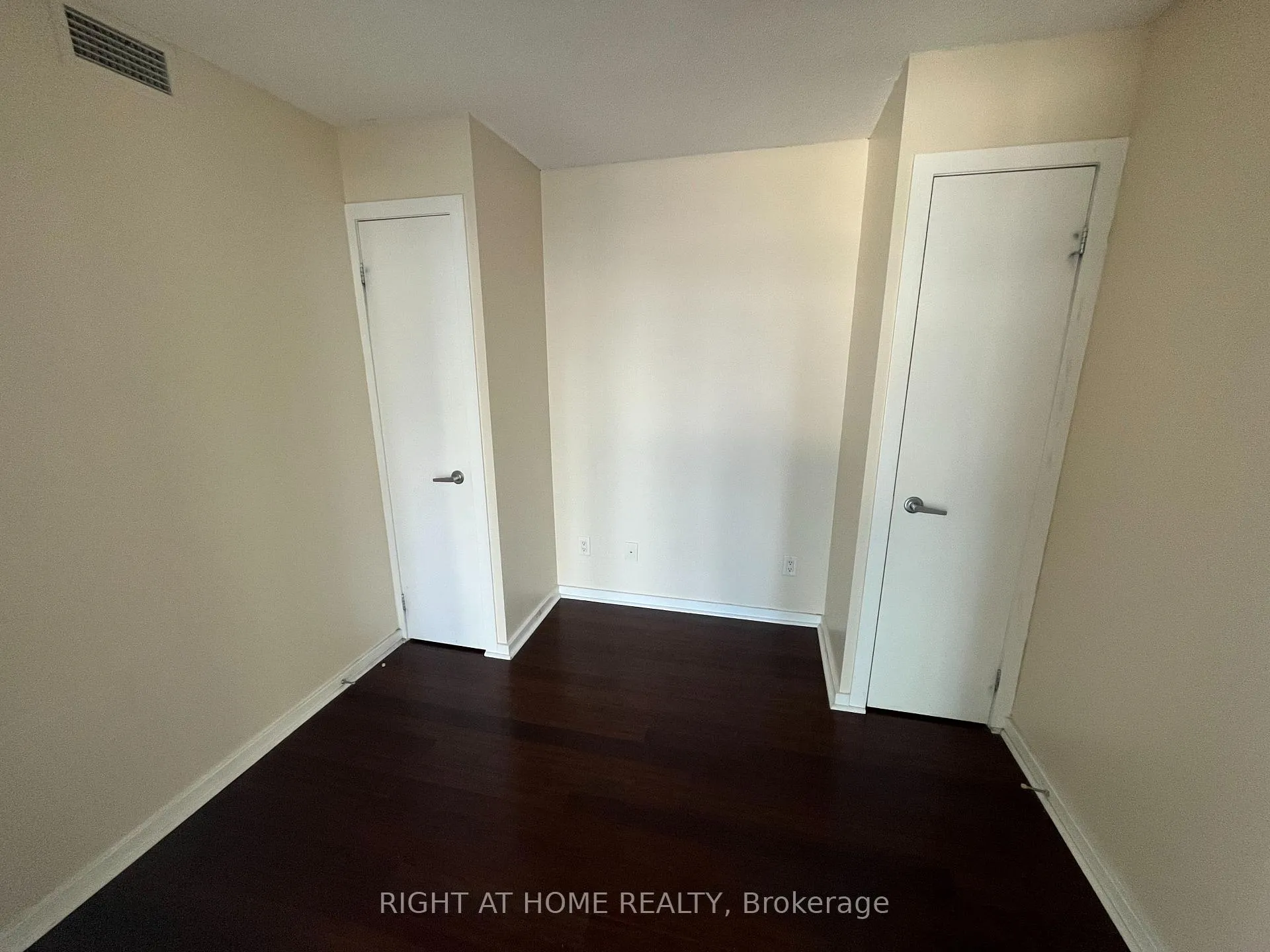 Photo 9 of Unit 1013, 208 Queens Quay, Toronto, Waterfront Communities — HOMEH