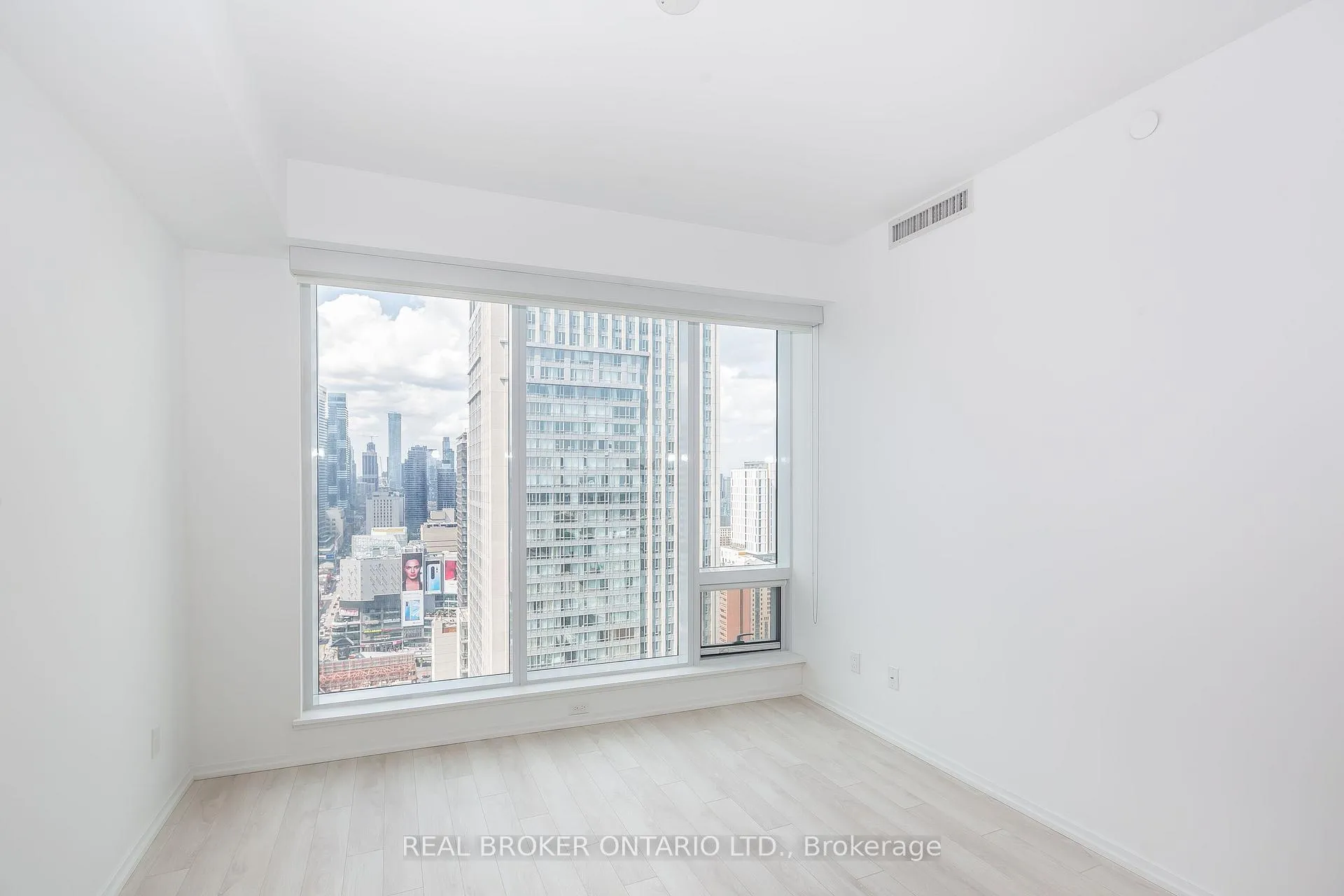 Photo 10 of Unit 2801, 197 Yonge Street, Toronto, Church-Yonge Corridor — HOMEH
