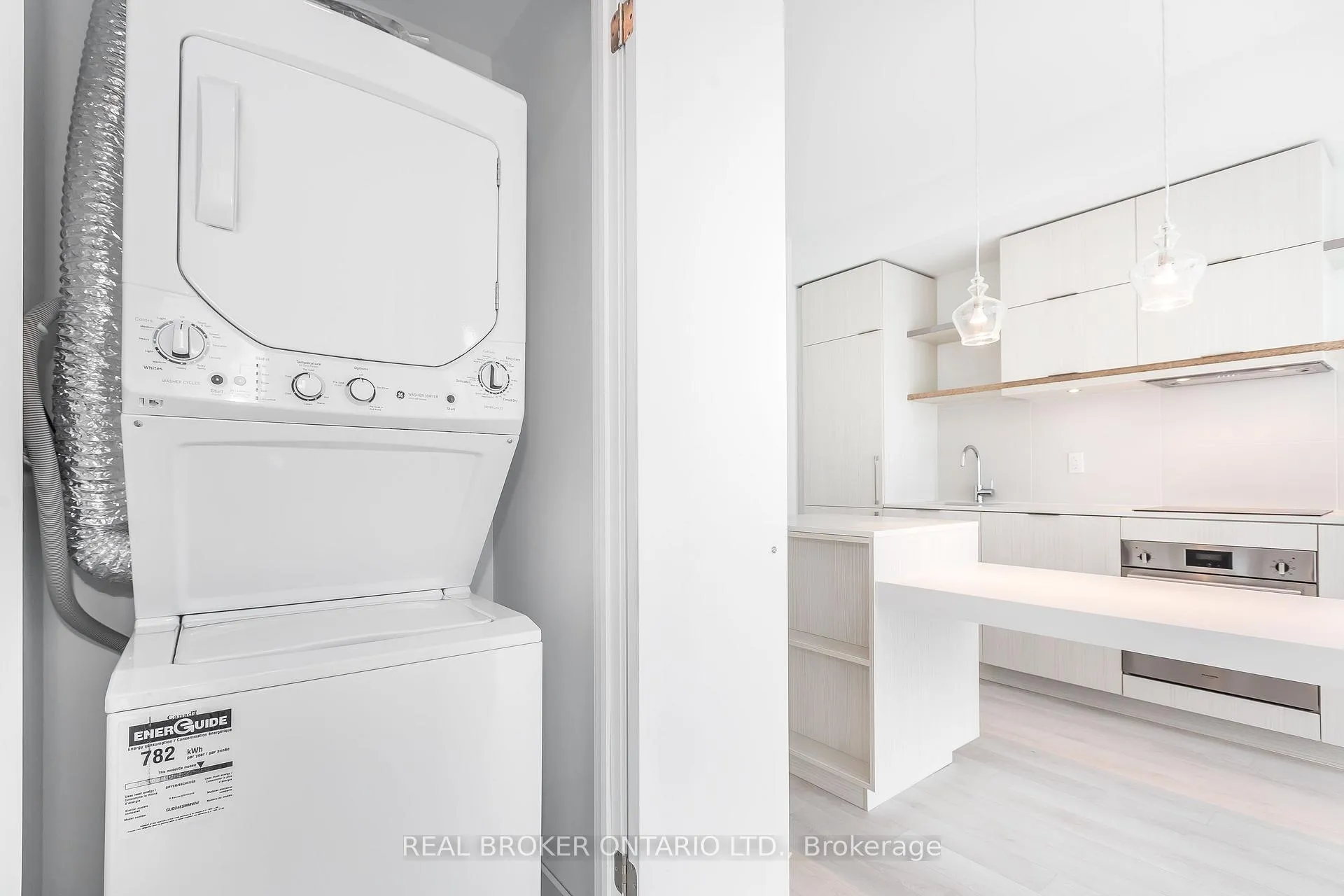 Photo 12 of Unit 2801, 197 Yonge Street, Toronto, Church-Yonge Corridor — HOMEH