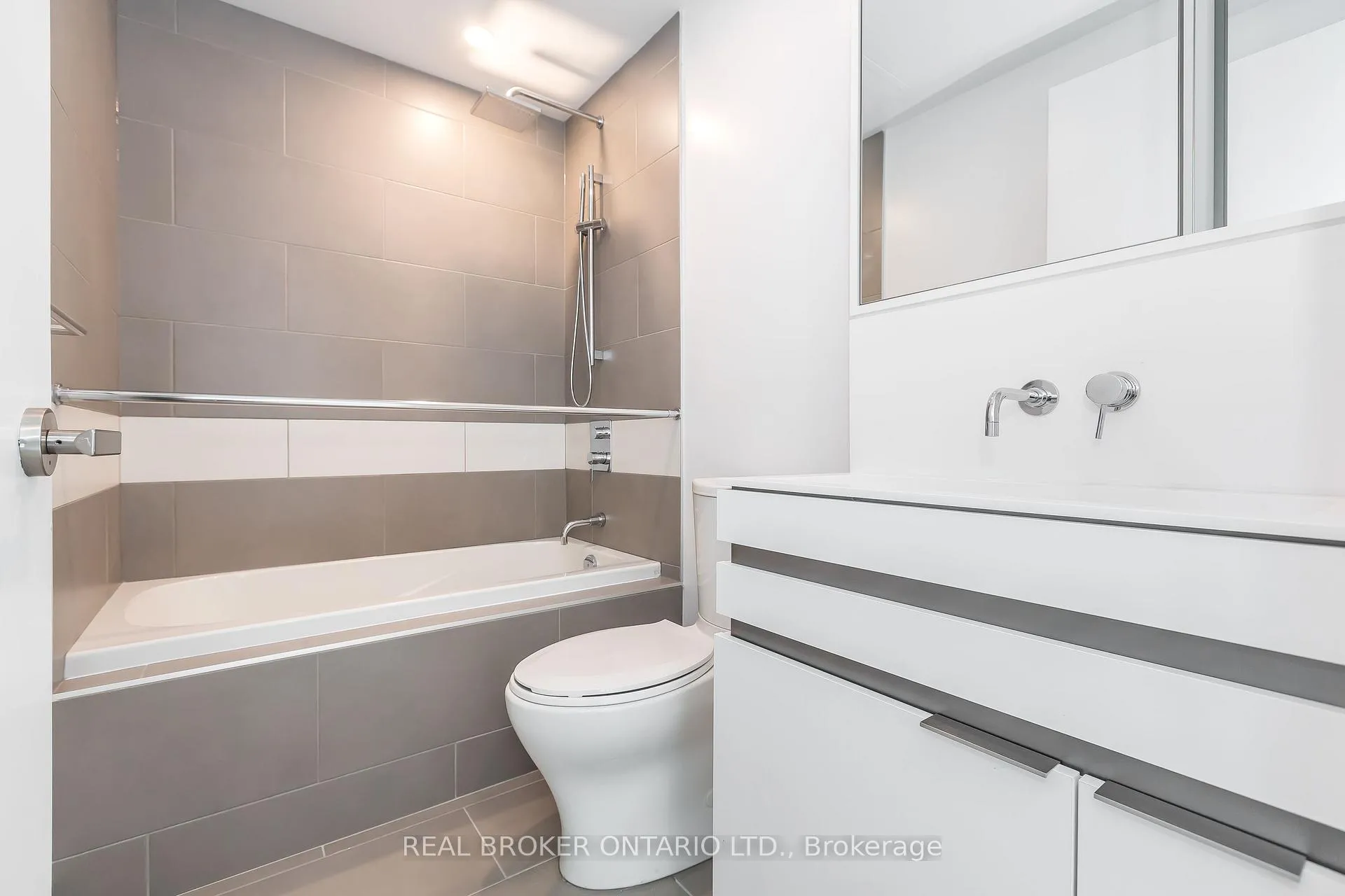 Photo 14 of Unit 2801, 197 Yonge Street, Toronto, Church-Yonge Corridor — HOMEH
