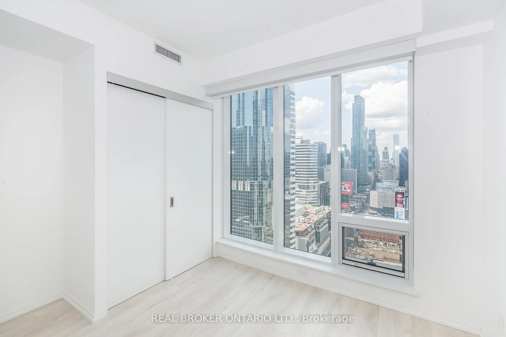 Photo 17 of Unit 2801, 197 Yonge Street, Toronto, Church-Yonge Corridor — HOMEH