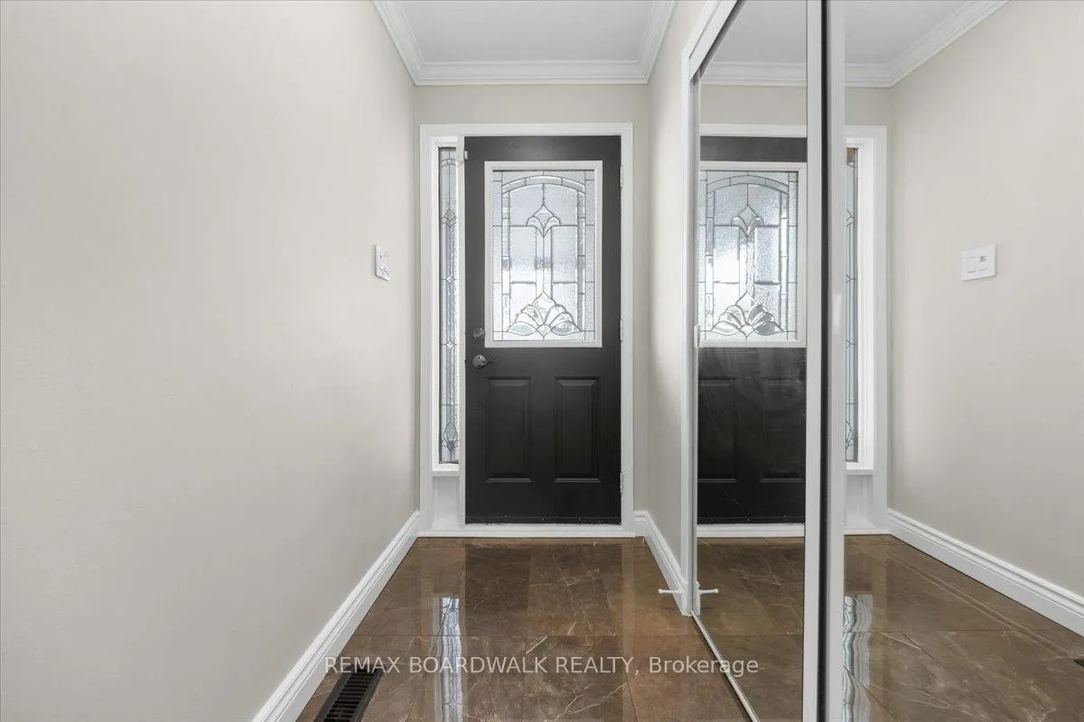 Photo 2 of 622 Steller Street, Ottawa, Fallingbrook/Pineridge — HOMEH