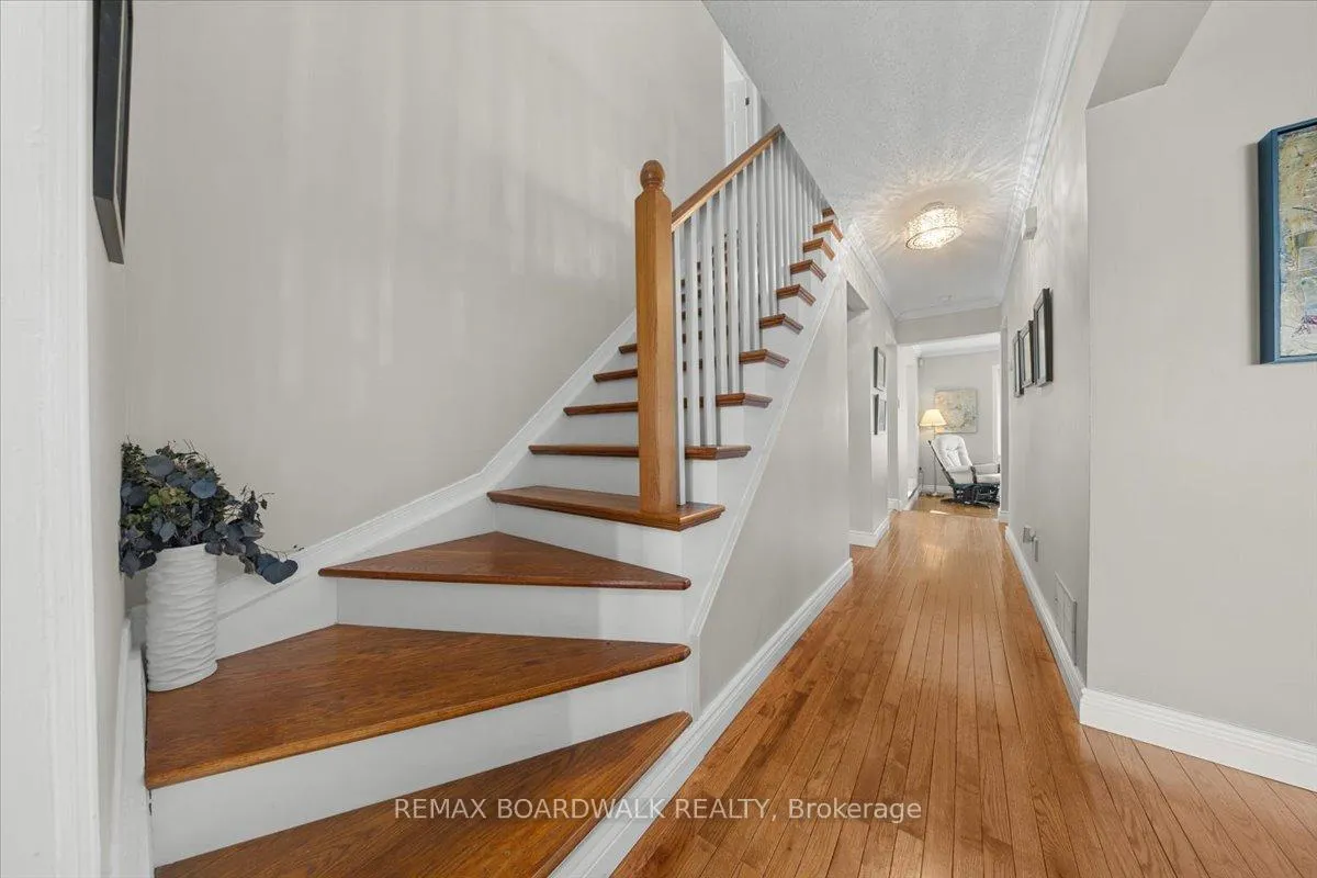 Photo 3 of 622 Steller Street, Ottawa, Fallingbrook/Pineridge — HOMEH