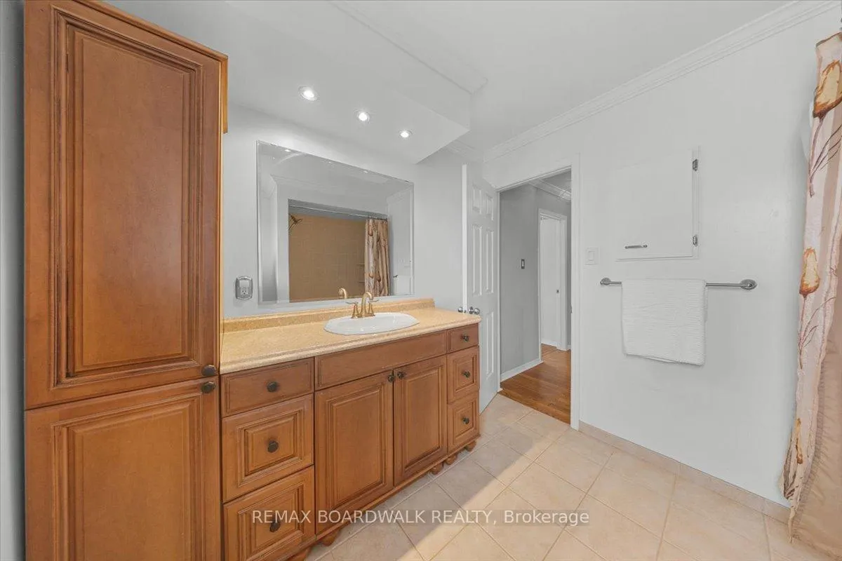Photo 32 of 622 Steller Street, Ottawa, Fallingbrook/Pineridge — HOMEH