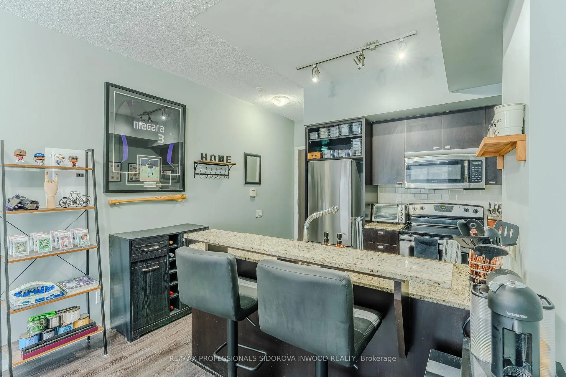 Photo 4 of Unit 608, 103 The Queensway, Toronto, High Park-Swansea — HOMEH