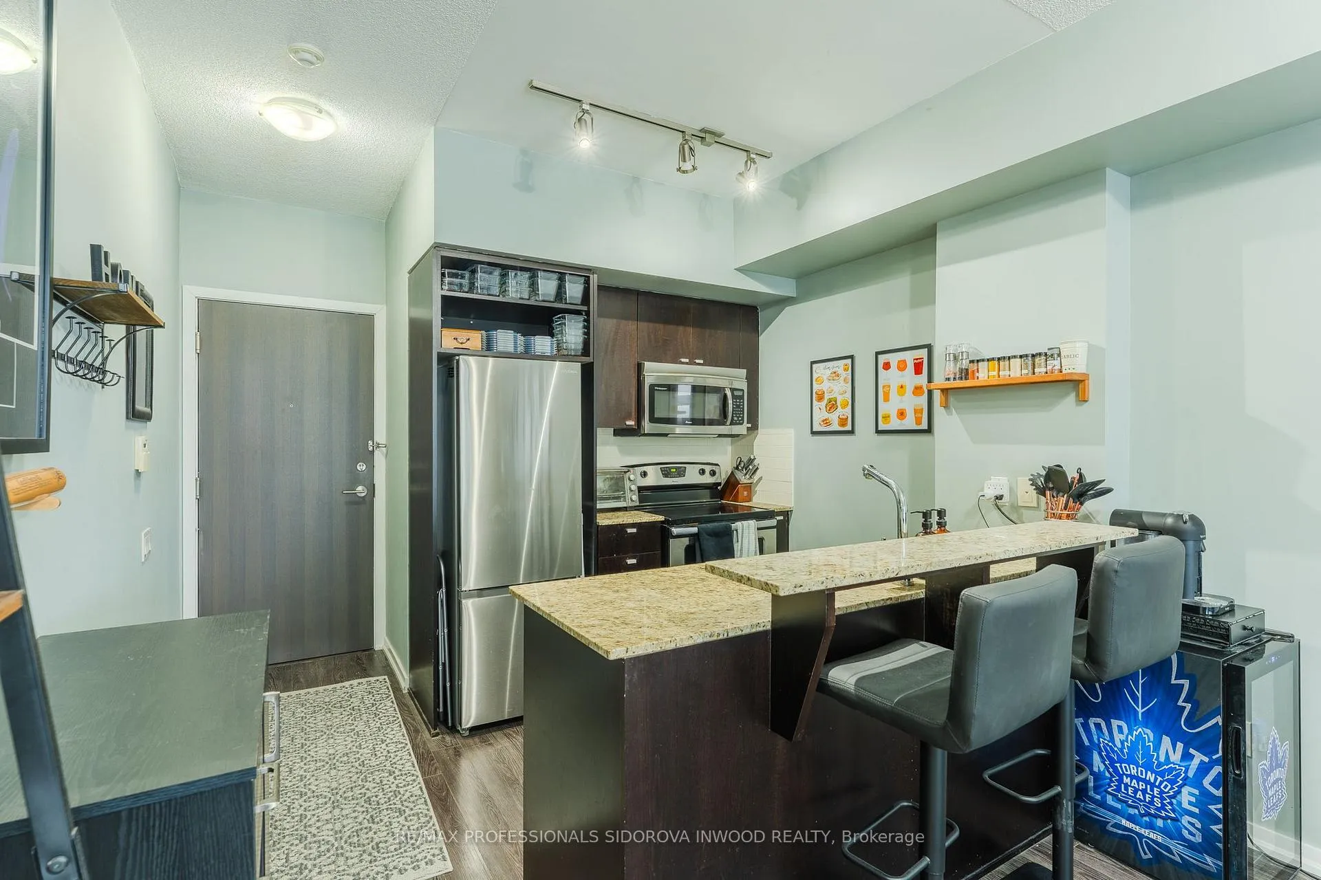 Photo 5 of Unit 608, 103 The Queensway, Toronto, High Park-Swansea — HOMEH