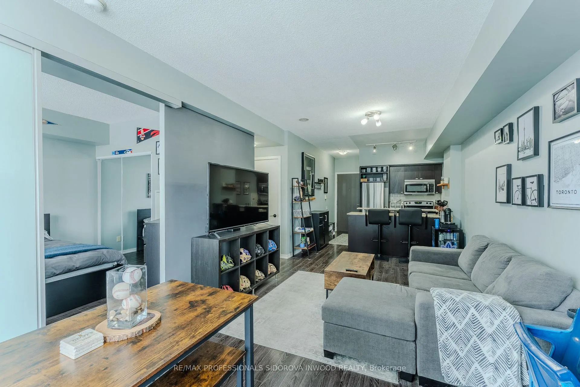 Photo 8 of Unit 608, 103 The Queensway, Toronto, High Park-Swansea — HOMEH