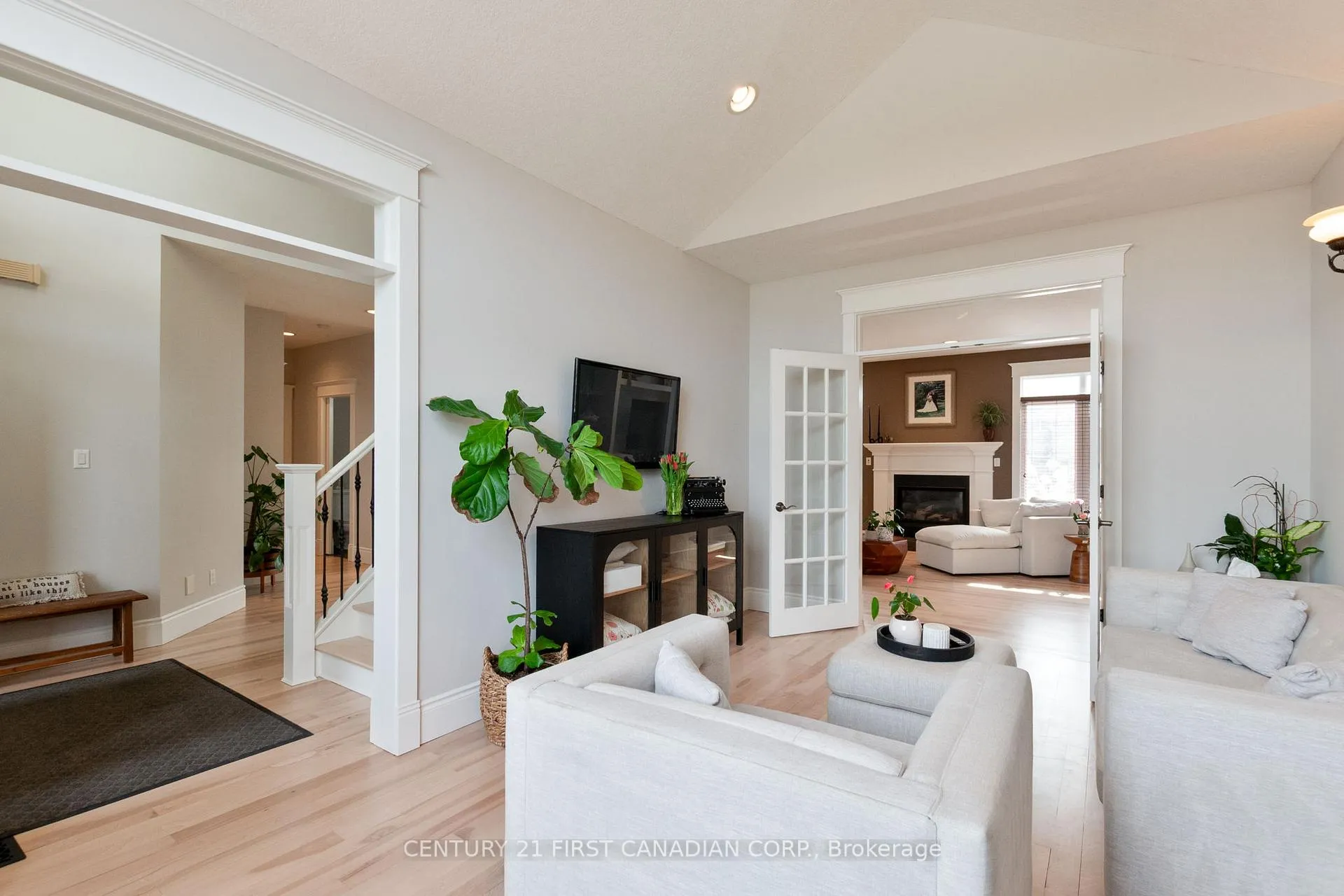 Photo 7 of 27 Wood Lily Lane, Middlesex Centre, Kilworth — HOMEH