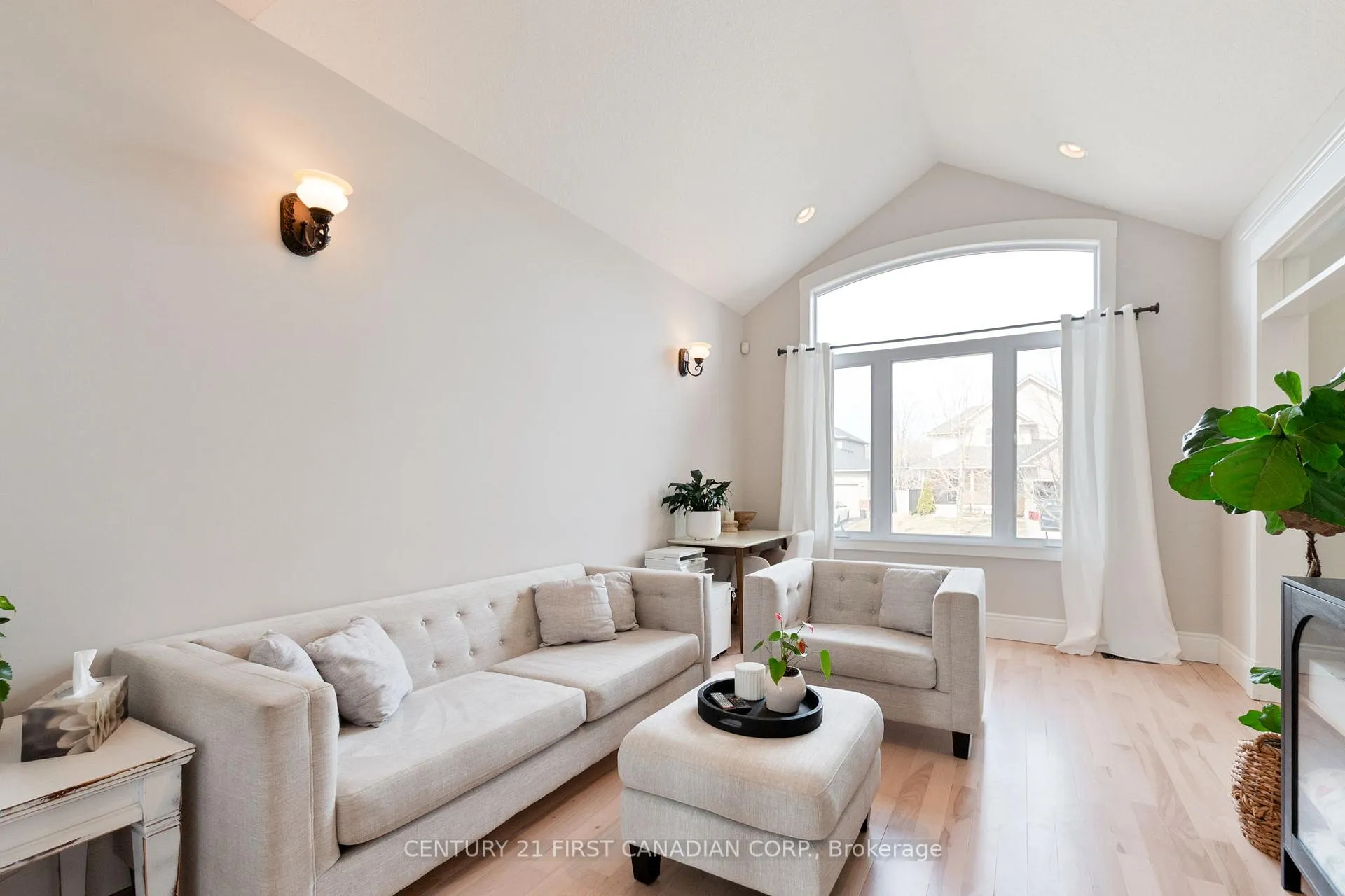 Photo 9 of 27 Wood Lily Lane, Middlesex Centre, Kilworth — HOMEH