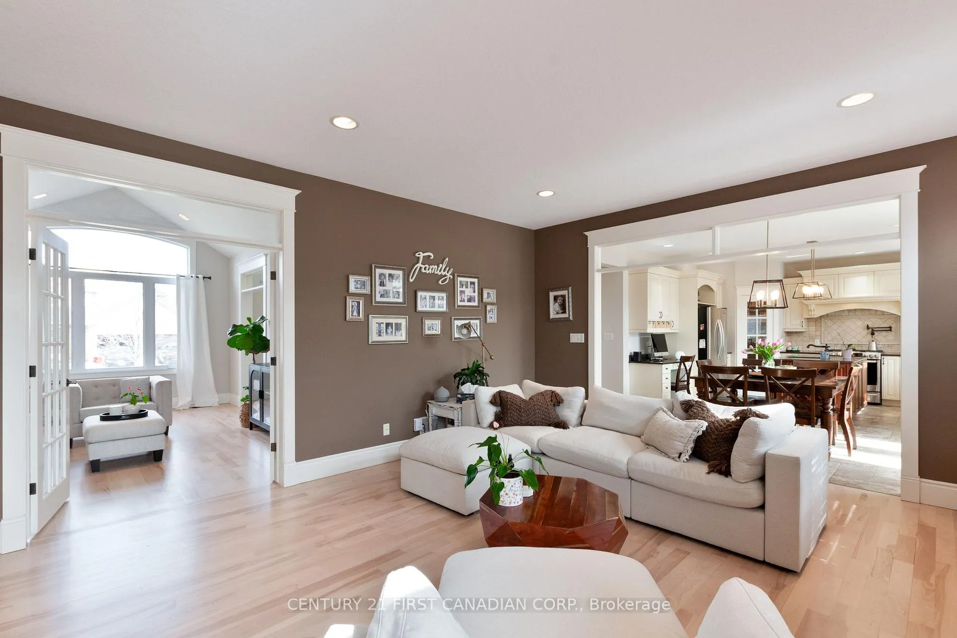 Photo 10 of 27 Wood Lily Lane, Middlesex Centre, Kilworth — HOMEH