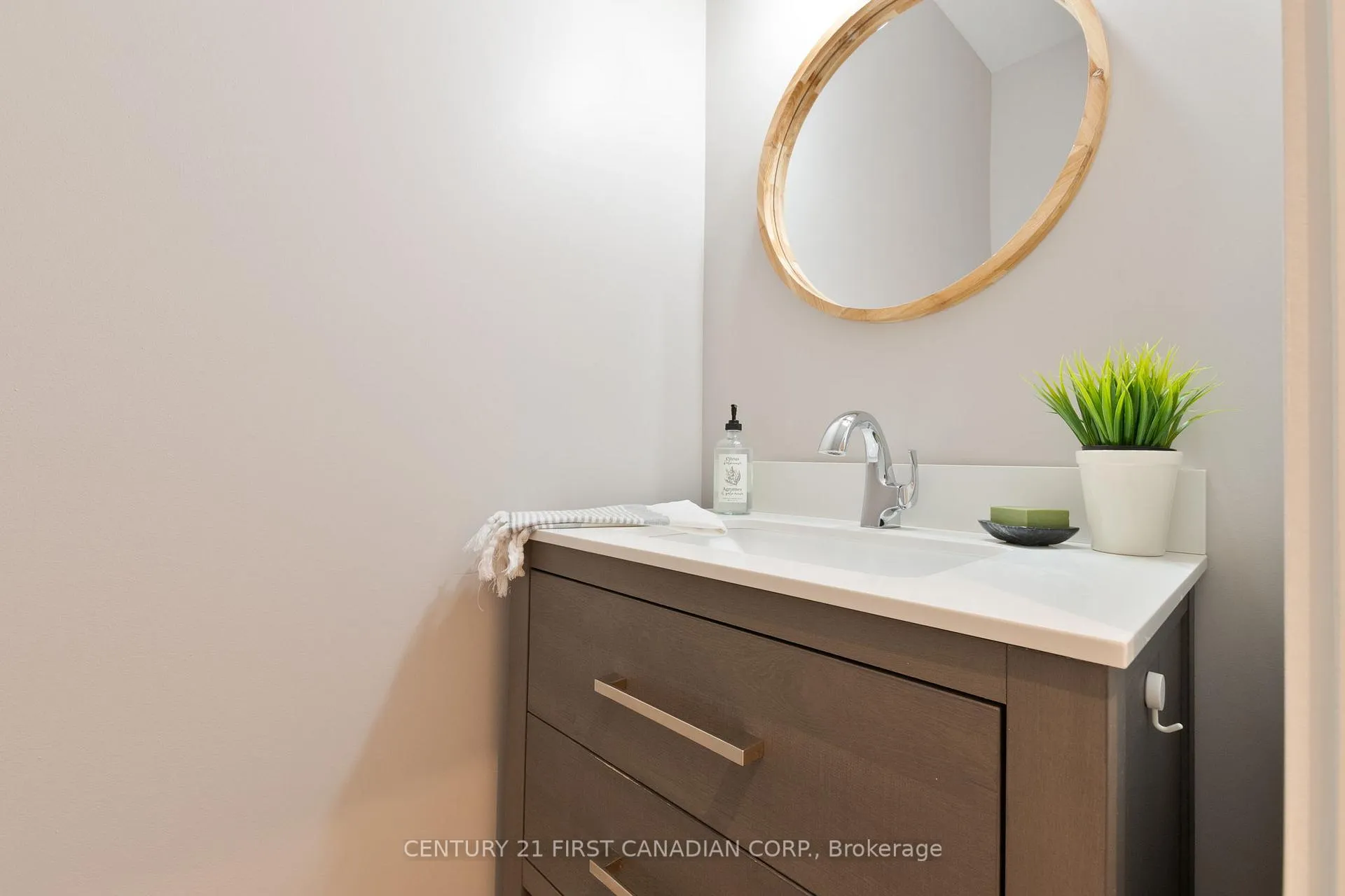 Photo 19 of 27 Wood Lily Lane, Middlesex Centre, Kilworth — HOMEH