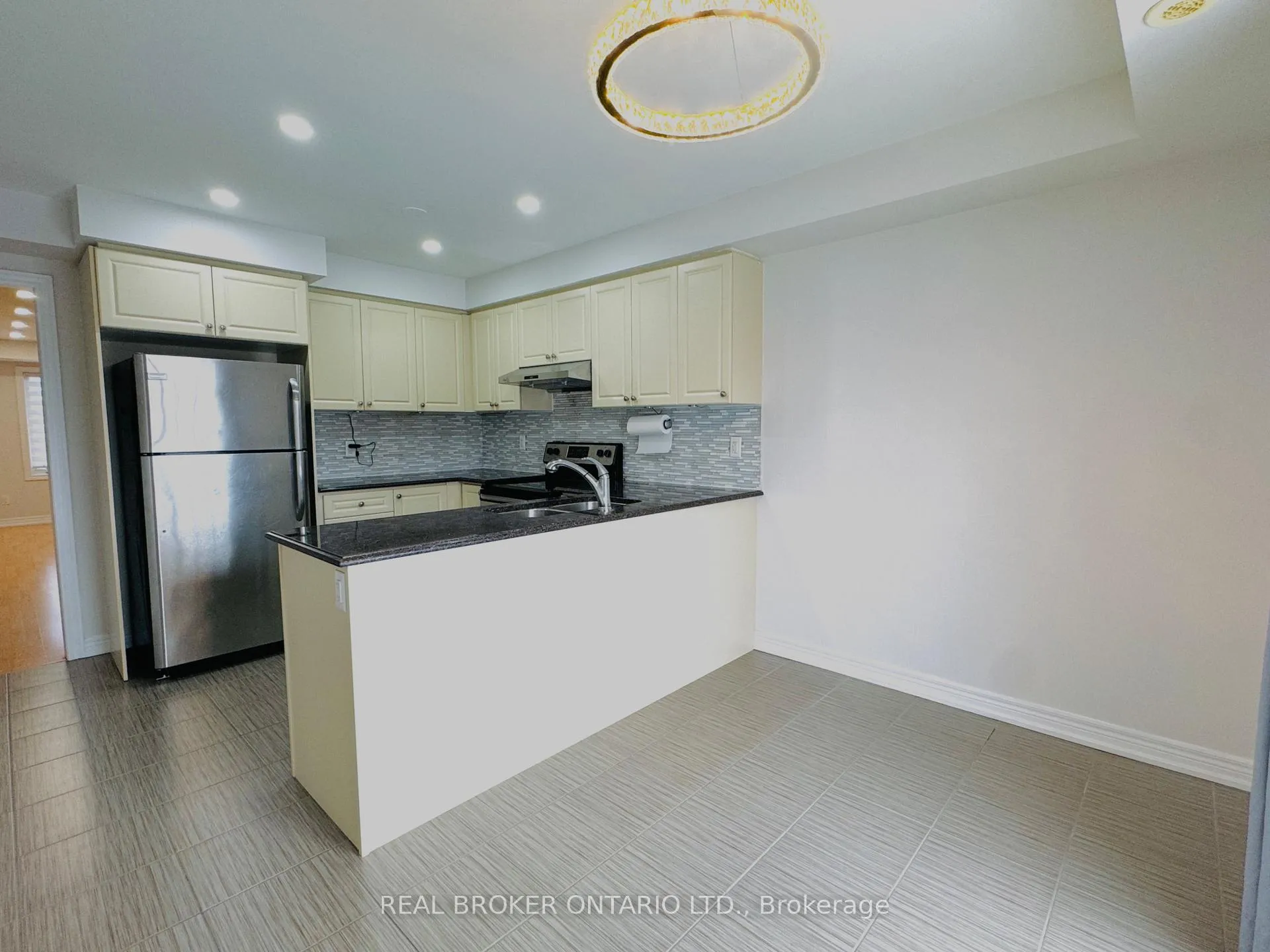 Photo 5 of 9948 Mccowan Road, Markham, Berczy — HOMEH