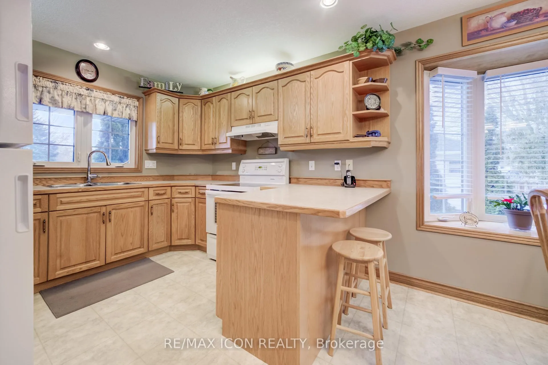 Photo 10 of 385 Birmingham Street E, Wellington North, Mount Forest — HOMEH