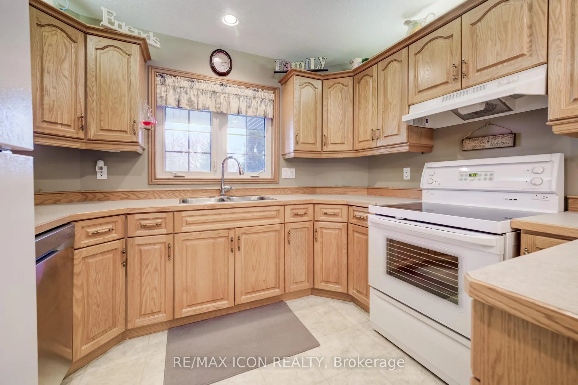 Photo 11 of 385 Birmingham Street E, Wellington North, Mount Forest — HOMEH