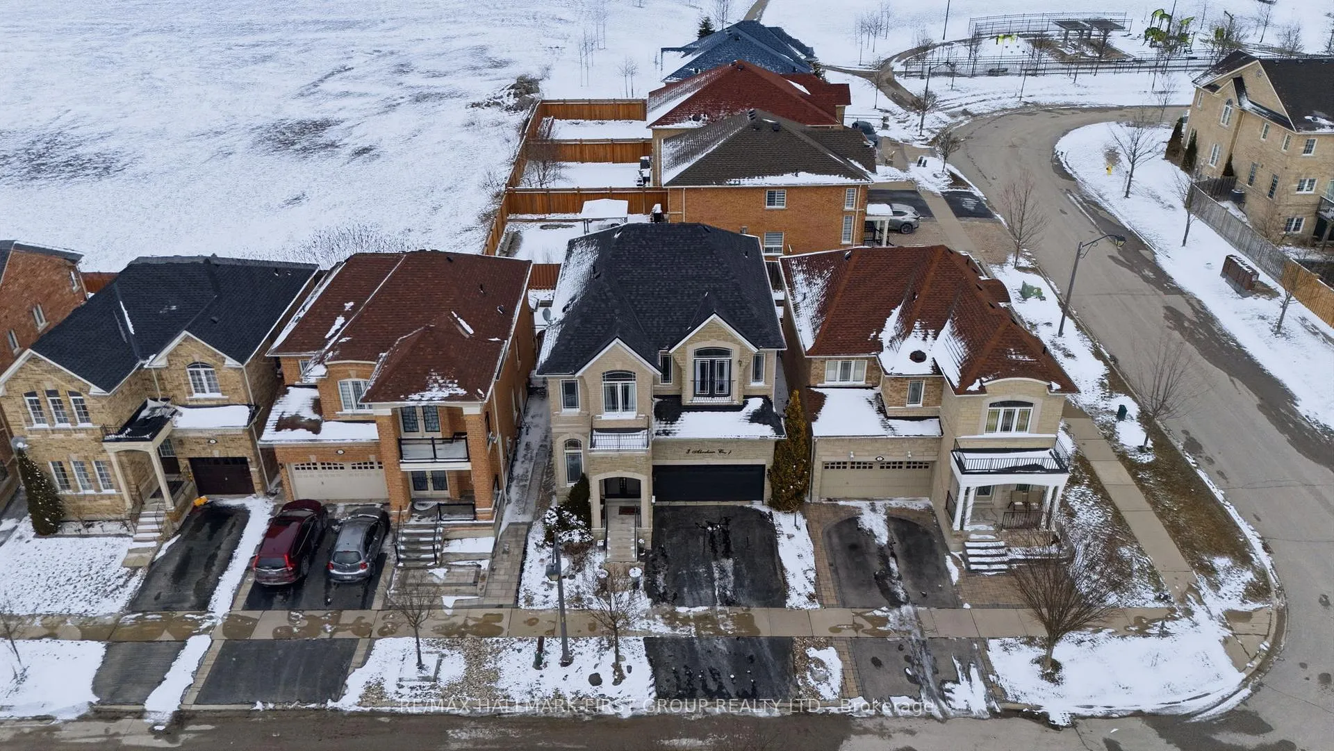 Photo 3 of 3 Abraham Court, Ajax, Northeast Ajax — HOMEH