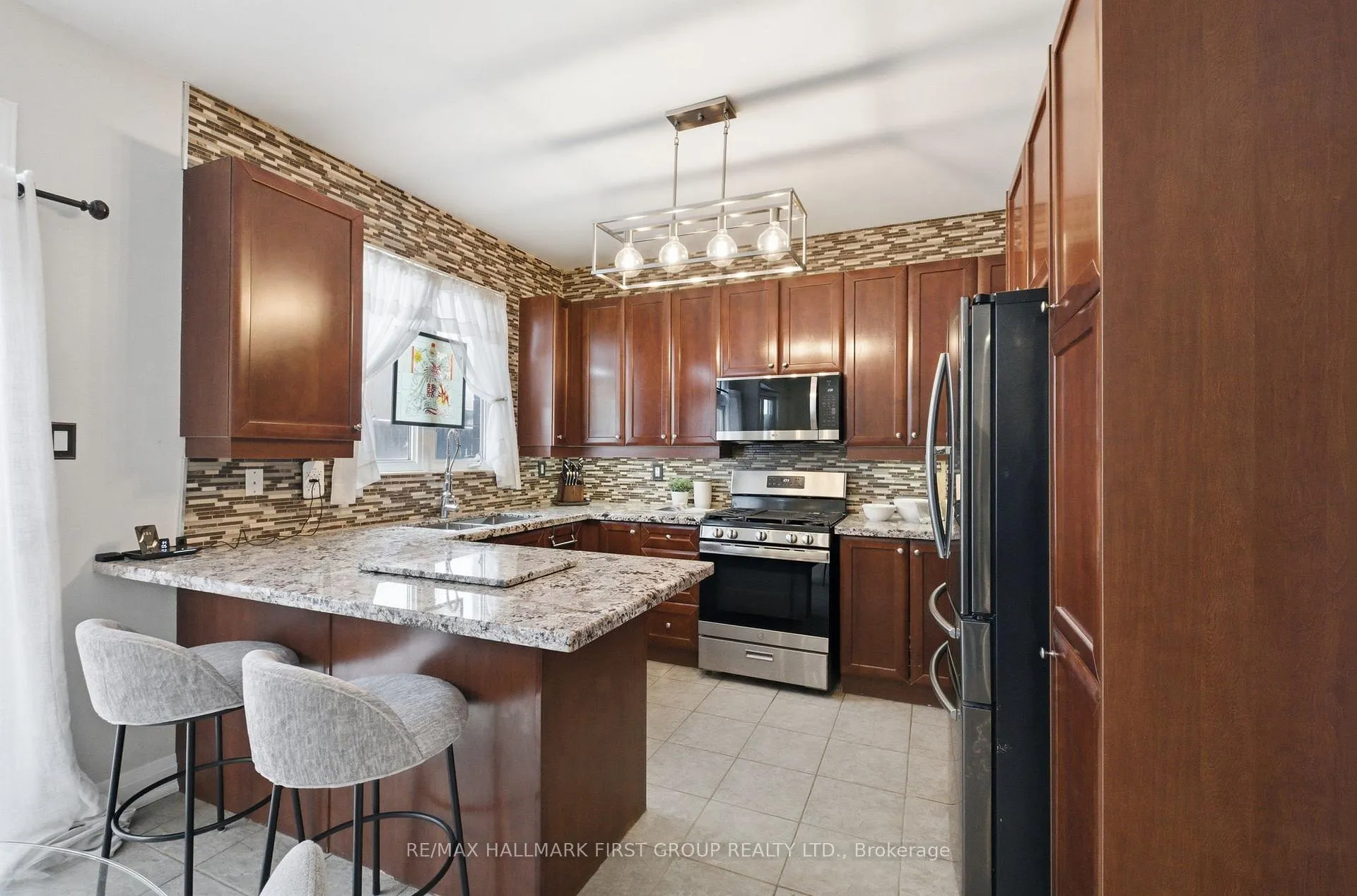 Photo 11 of 3 Abraham Court, Ajax, Northeast Ajax — HOMEH