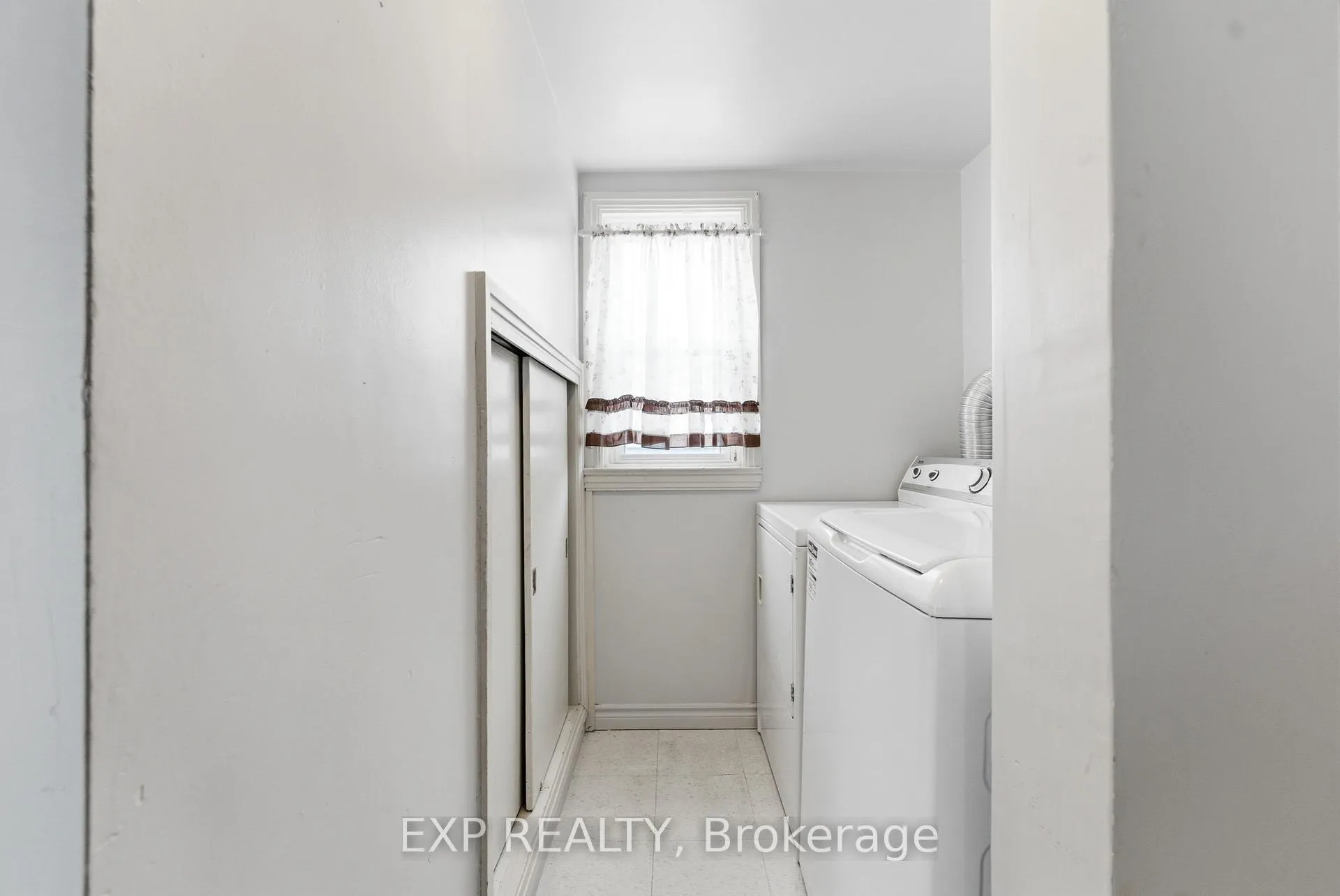 Photo 16 of 8 Reynolds Crescent, Belleville, Belleville Ward — HOMEH