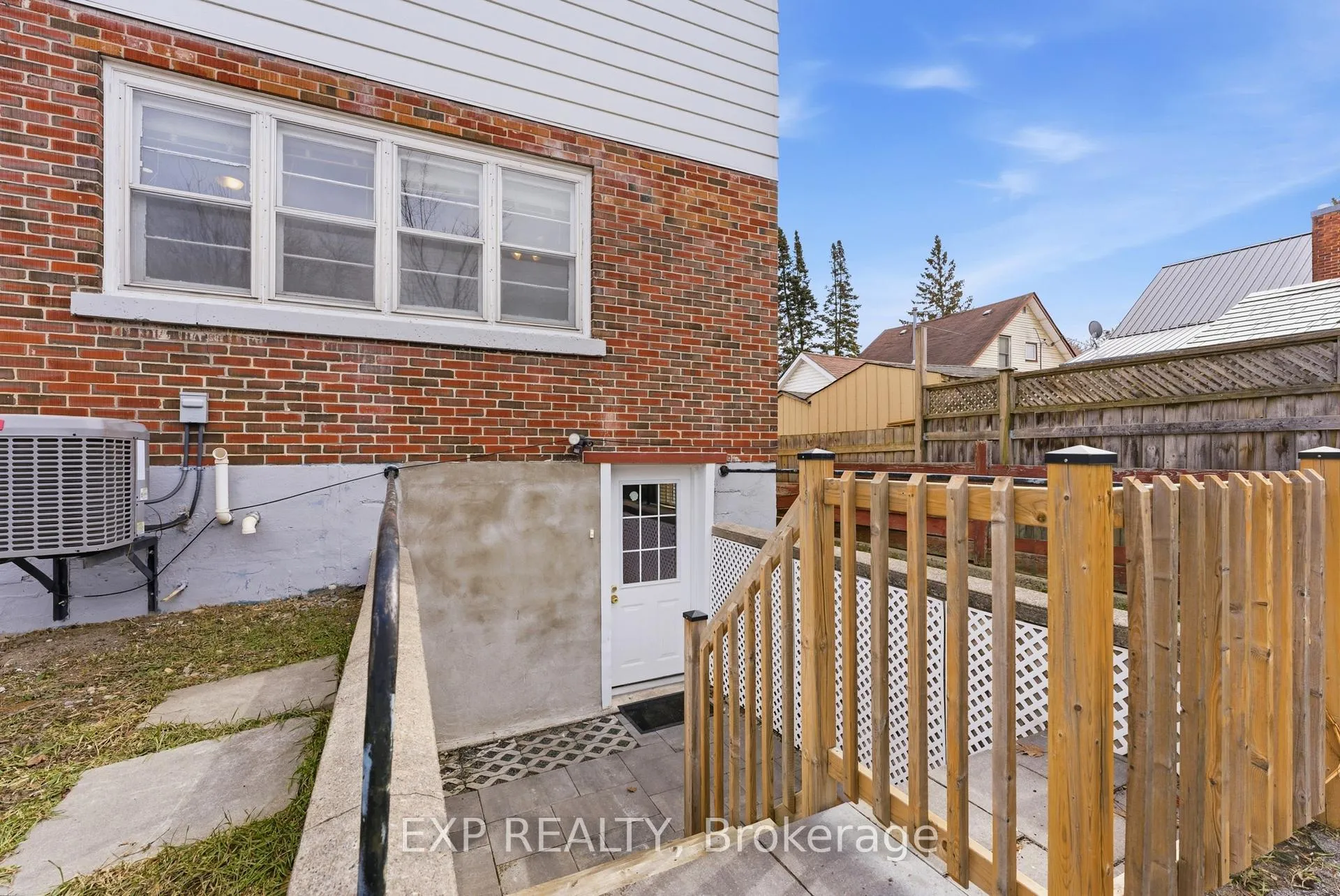 Photo 31 of 8 Reynolds Crescent, Belleville, Belleville Ward — HOMEH