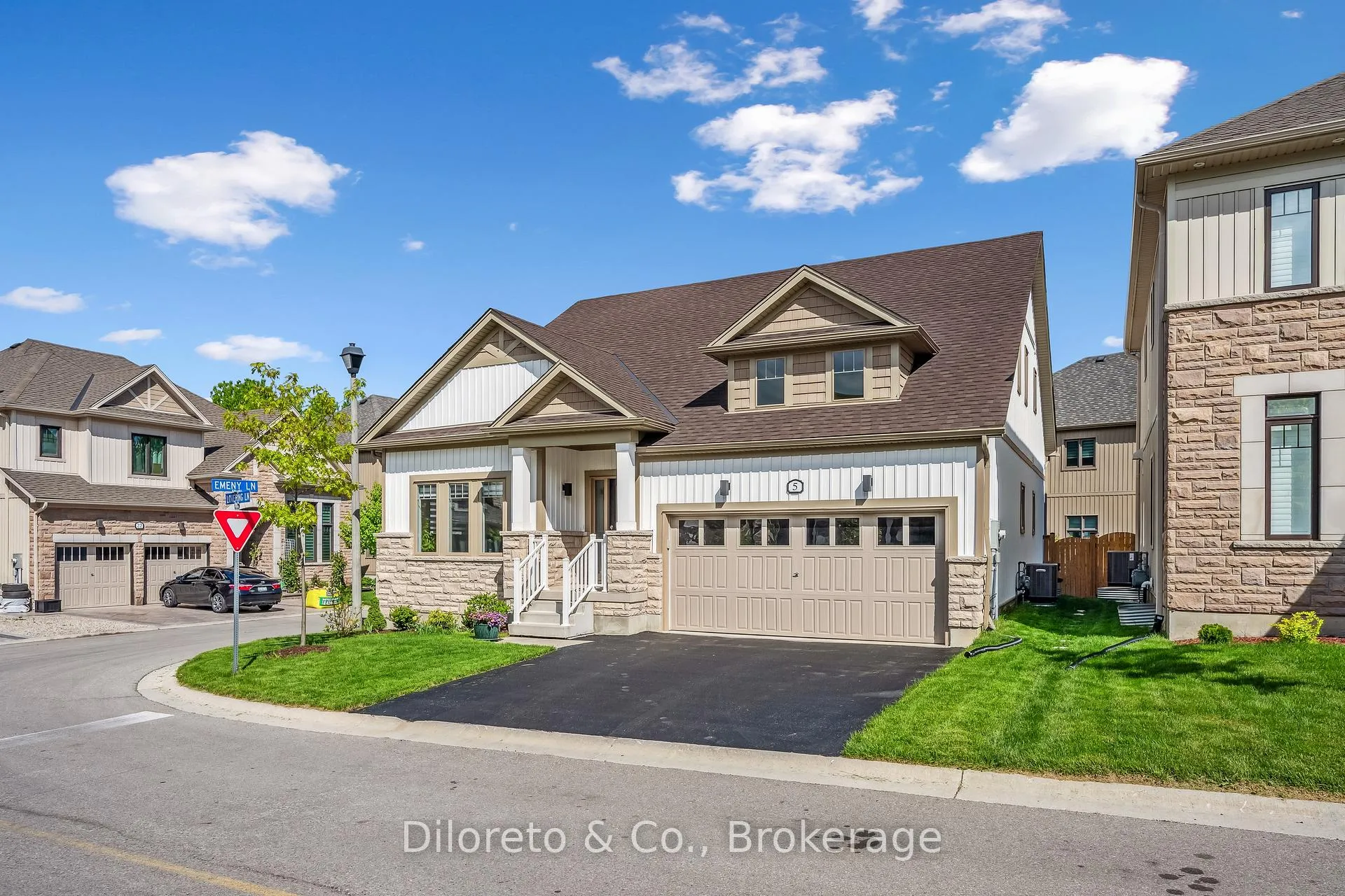 Photo 2 of 5 Lovering Lane, Guelph, Kortright East — HOMEH