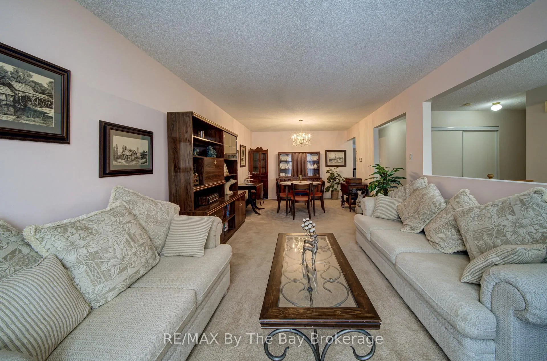 Photo 4 of 26 Brouwer Crescent, Wasaga Beach — HOMEH