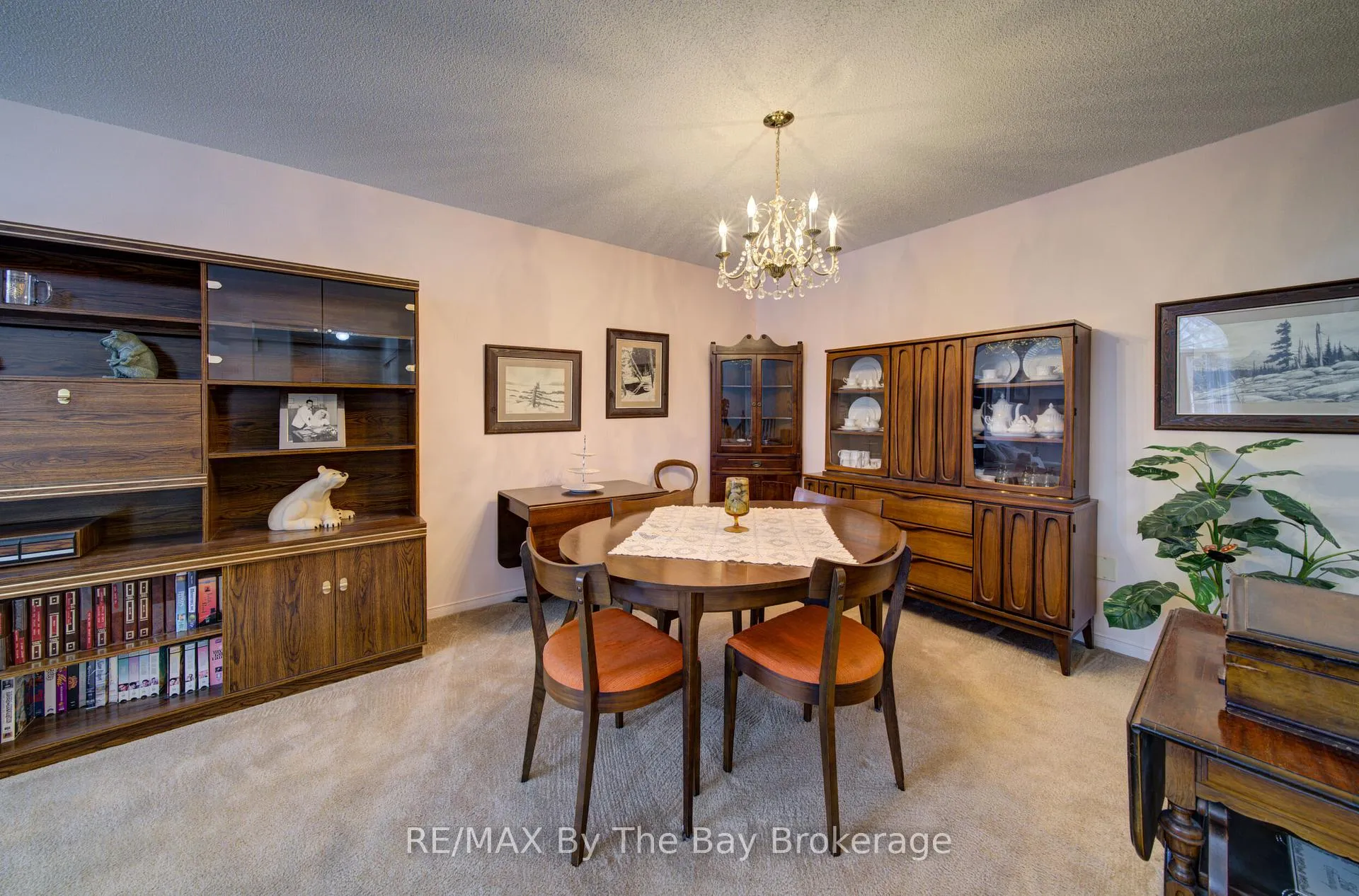 Photo 6 of 26 Brouwer Crescent, Wasaga Beach — HOMEH