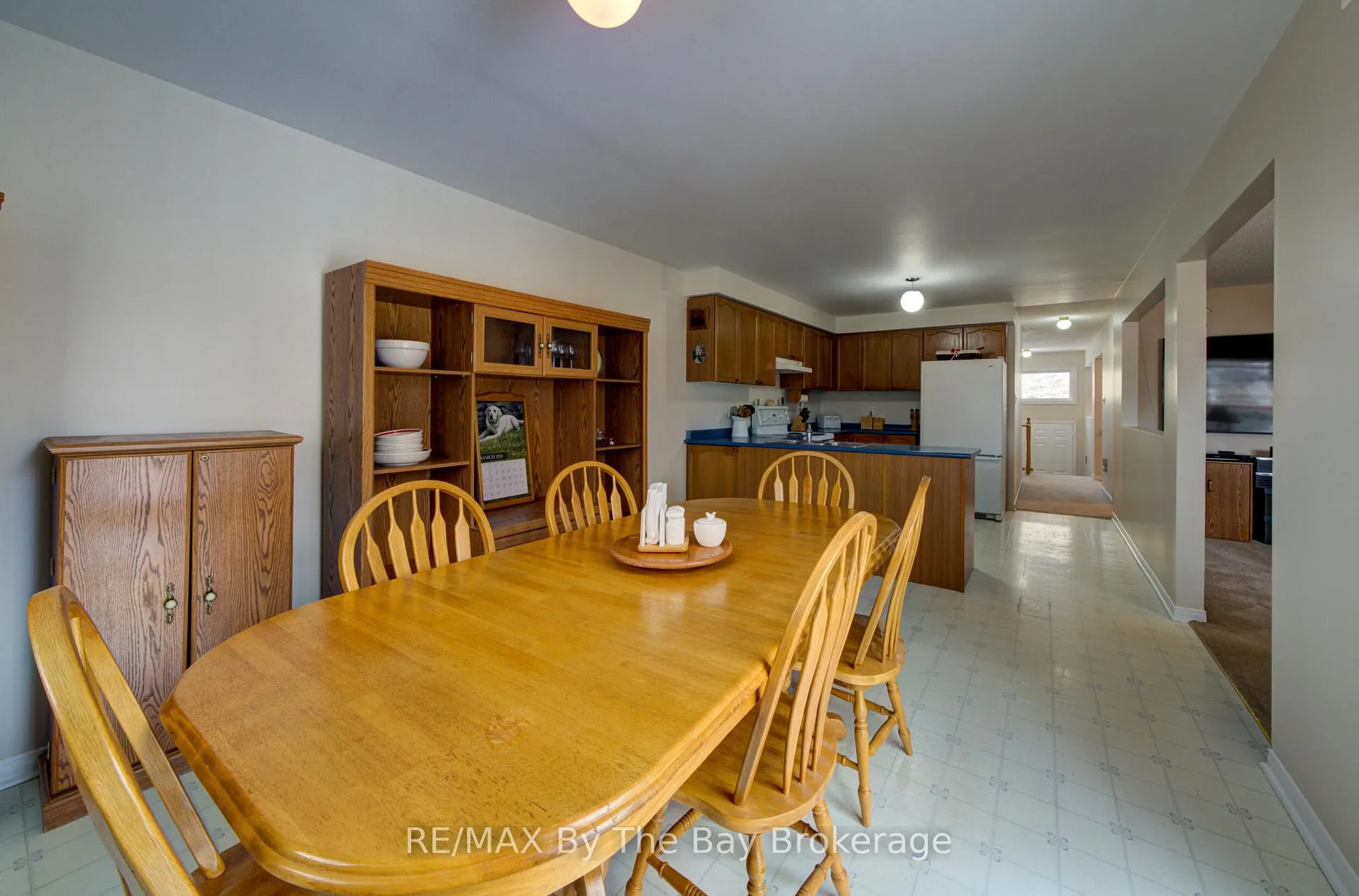 Photo 10 of 26 Brouwer Crescent, Wasaga Beach — HOMEH