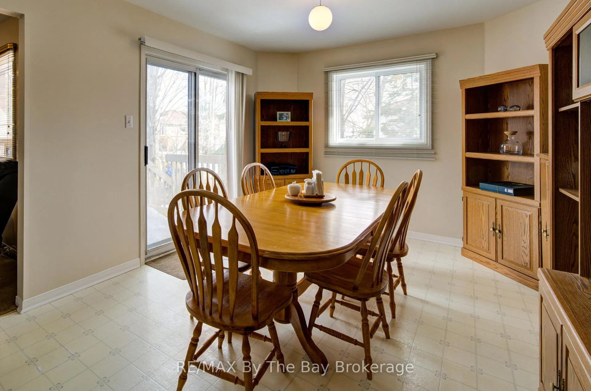 Photo 11 of 26 Brouwer Crescent, Wasaga Beach — HOMEH