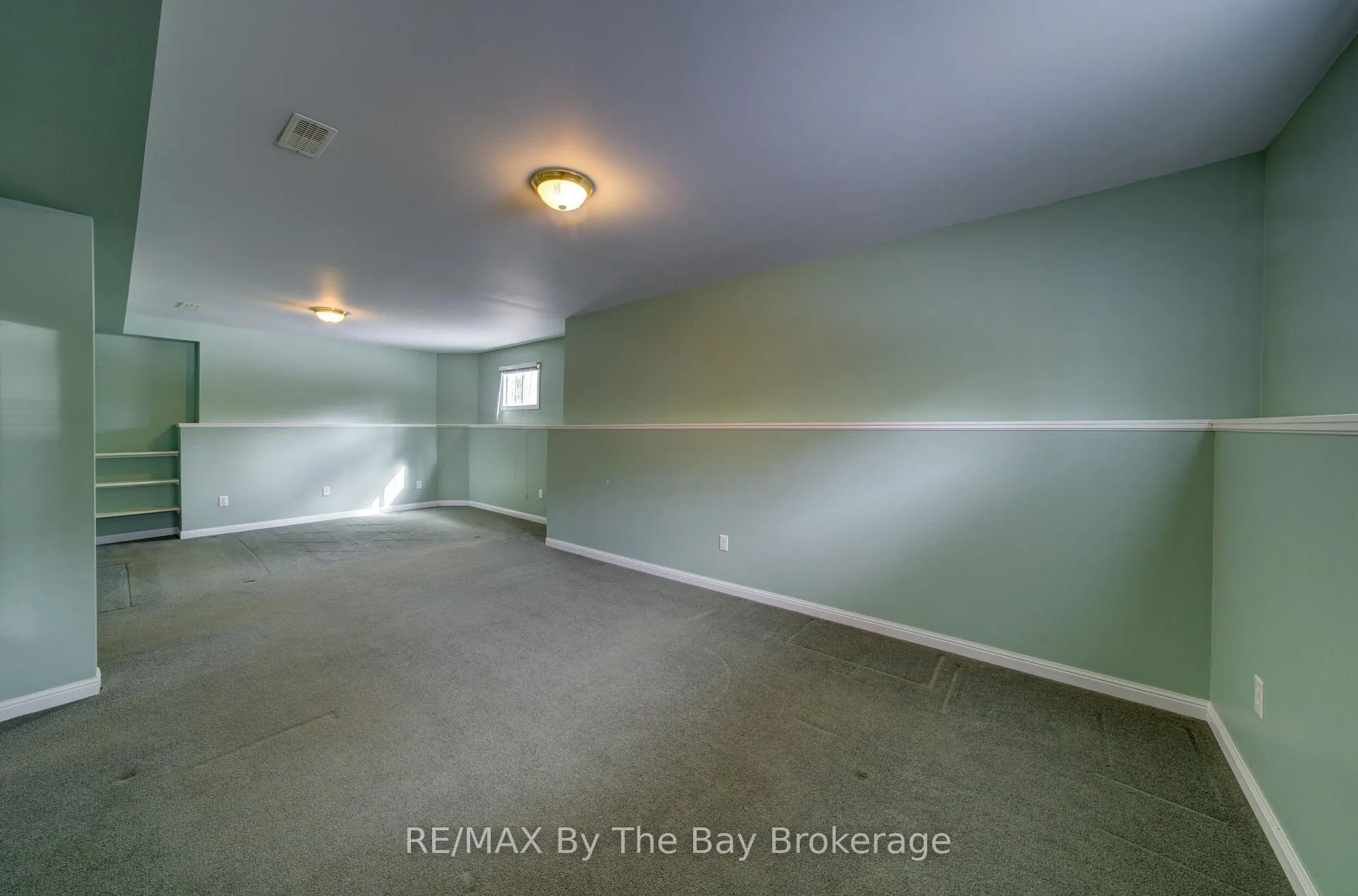 Photo 25 of 26 Brouwer Crescent, Wasaga Beach — HOMEH