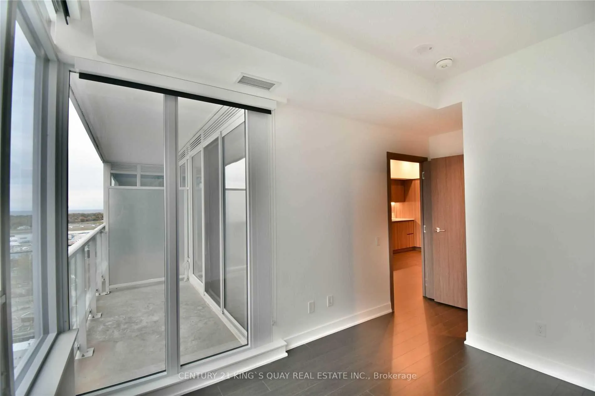 Photo 4 of Unit 2607, 19 Bathurst Street, Toronto, Waterfront Communities — HOMEH