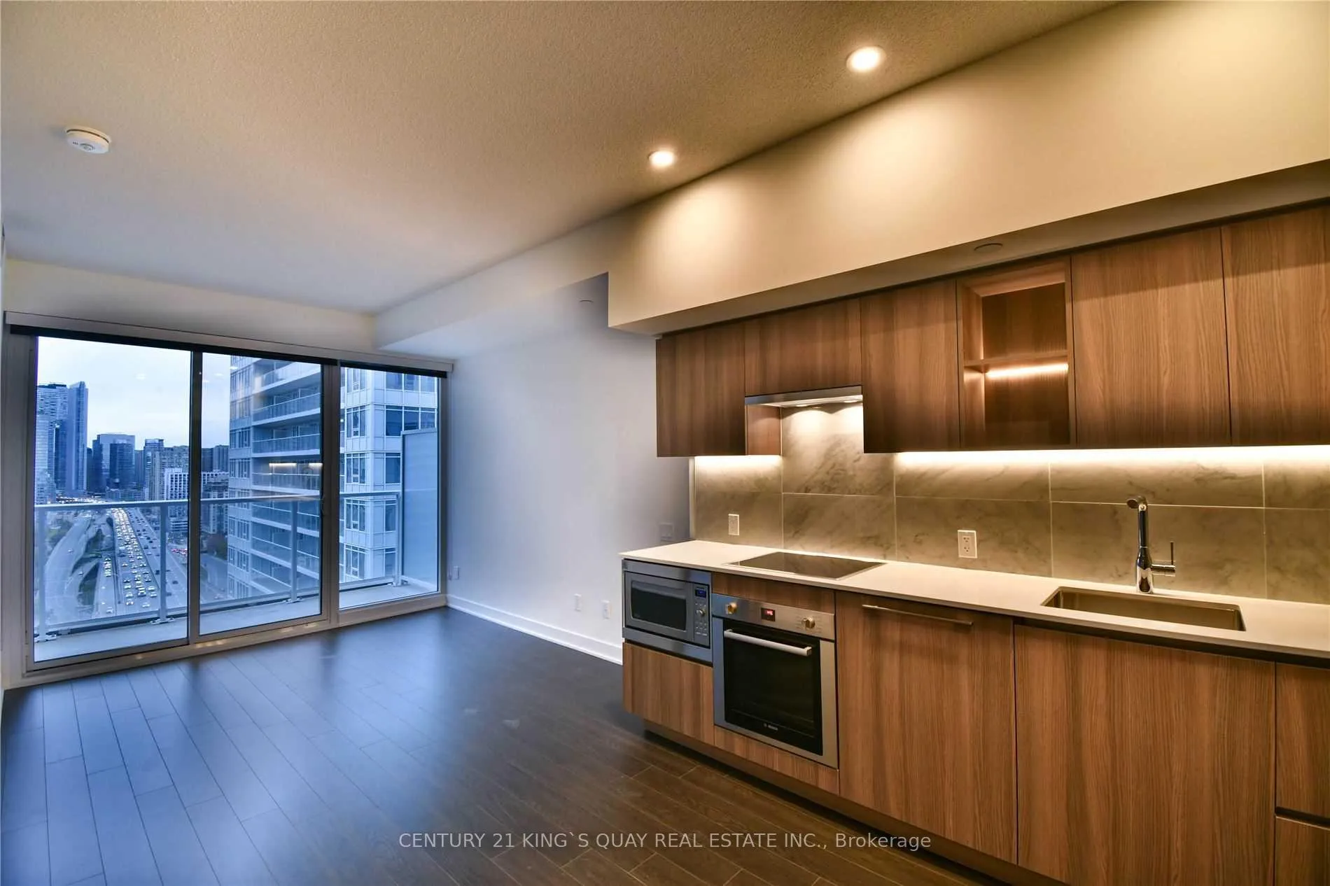 Photo 6 of Unit 2607, 19 Bathurst Street, Toronto, Waterfront Communities — HOMEH
