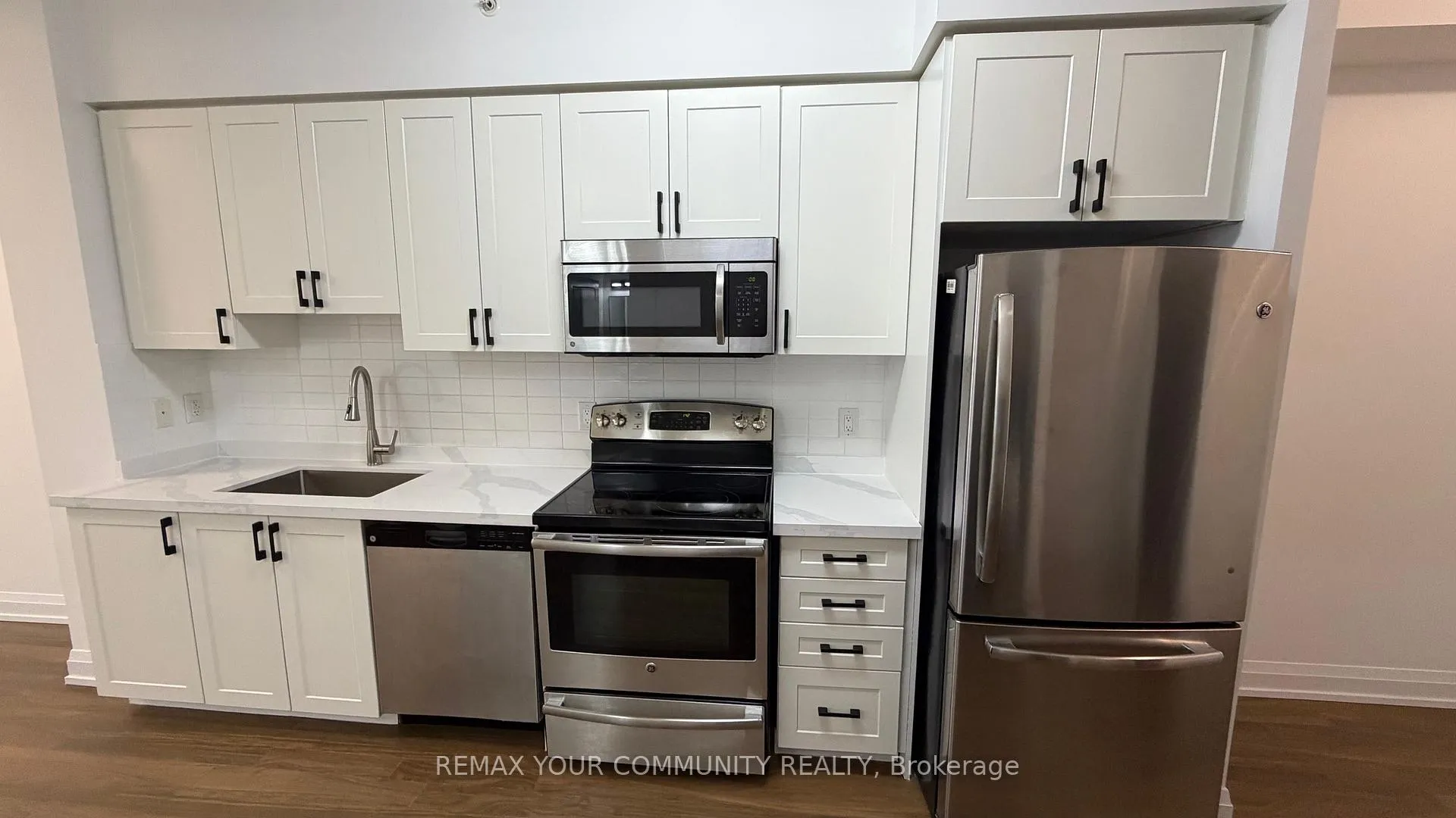 Photo 6 of Unit 1112, 7171 Yonge Street, Markham, Grandview — HOMEH