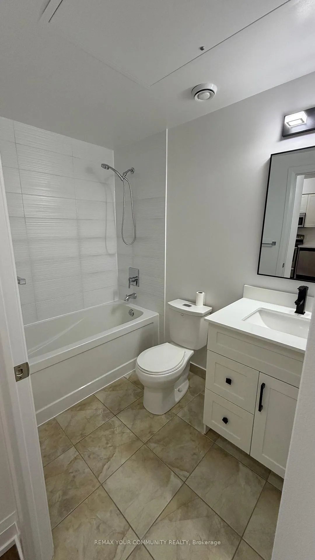 Photo 8 of Unit 1112, 7171 Yonge Street, Markham, Grandview — HOMEH