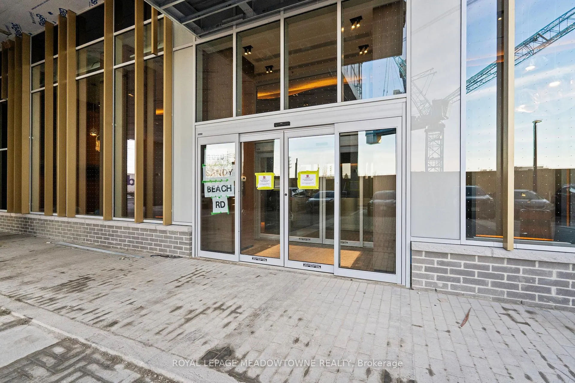 Photo 2 of Unit 2304, 1010 Sandy Beach Road, Pickering, Bay Ridges — HOMEH