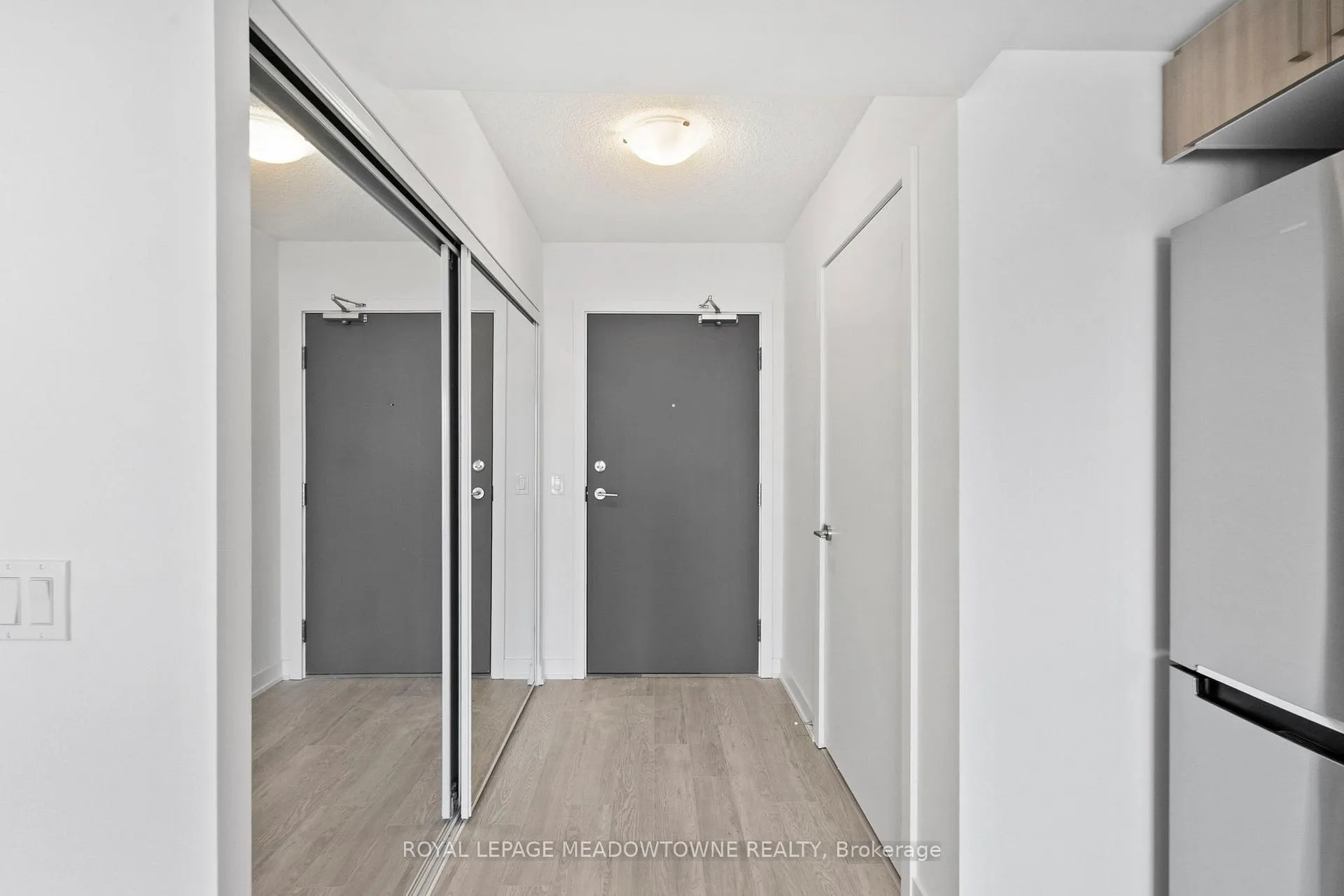 Photo 3 of Unit 2304, 1010 Sandy Beach Road, Pickering, Bay Ridges — HOMEH
