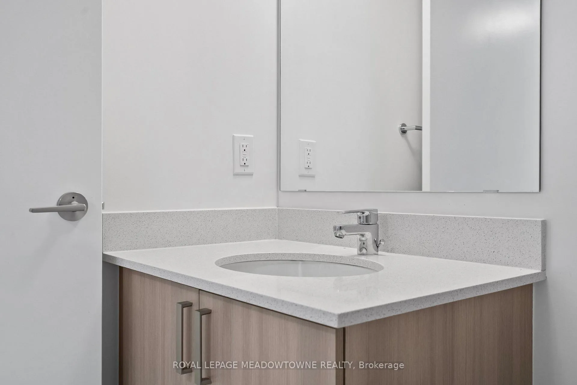Photo 19 of Unit 2304, 1010 Sandy Beach Road, Pickering, Bay Ridges — HOMEH