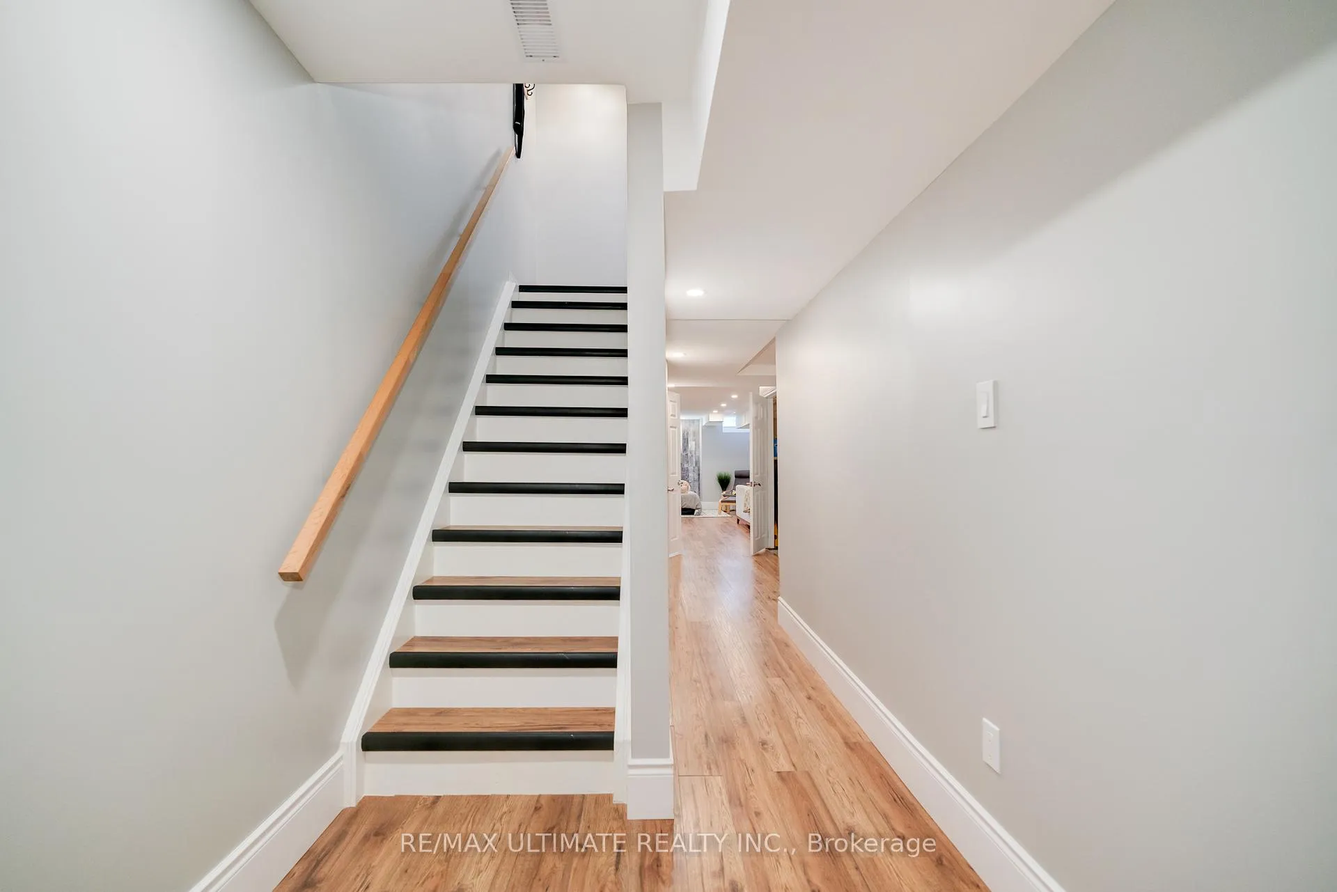 Photo 36 of 10 Torah Gate, Vaughan, Patterson — HOMEH
