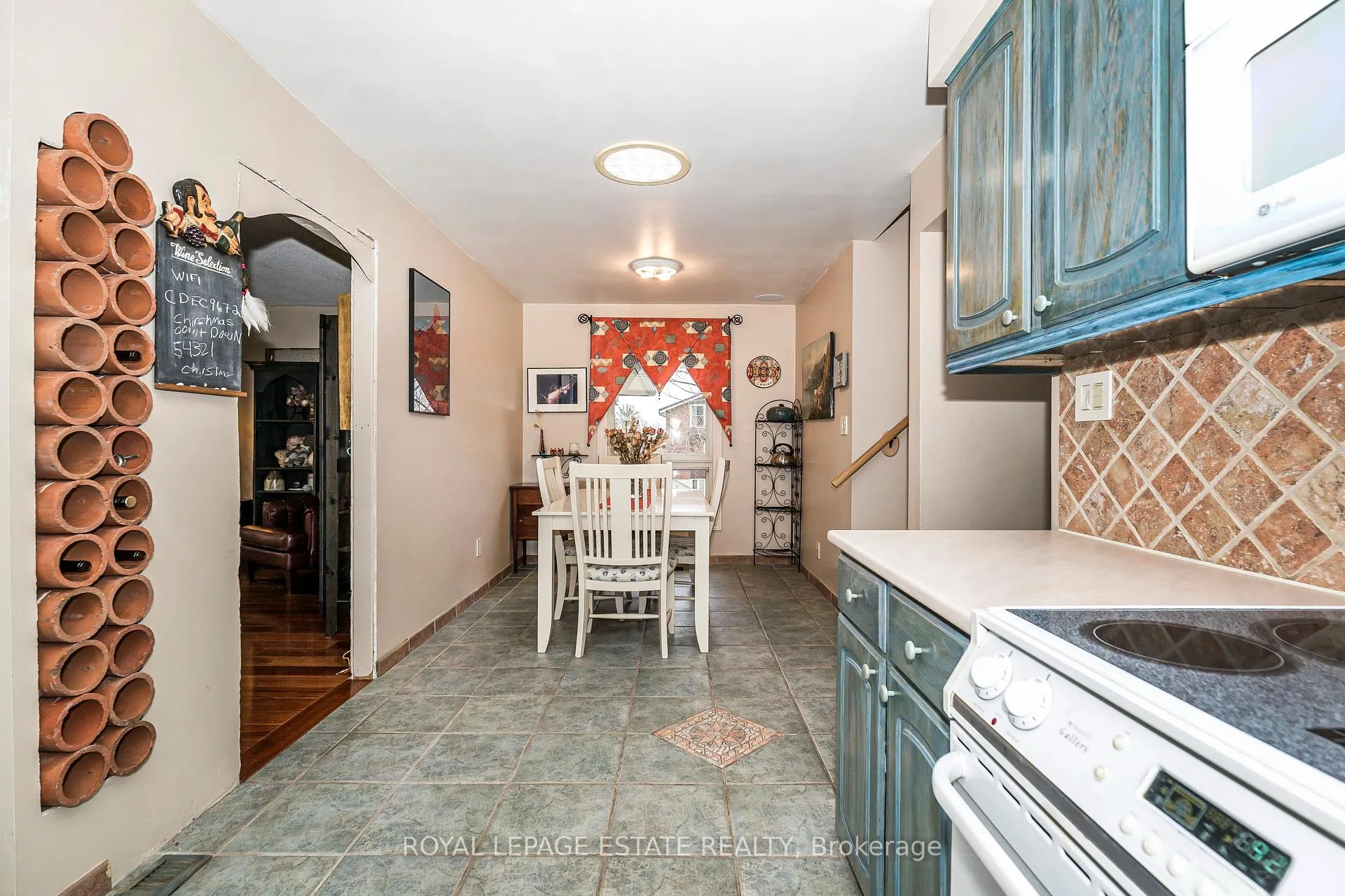 Photo 13 of 2 Jomar Avenue, Pickering, Rural Pickering — HOMEH