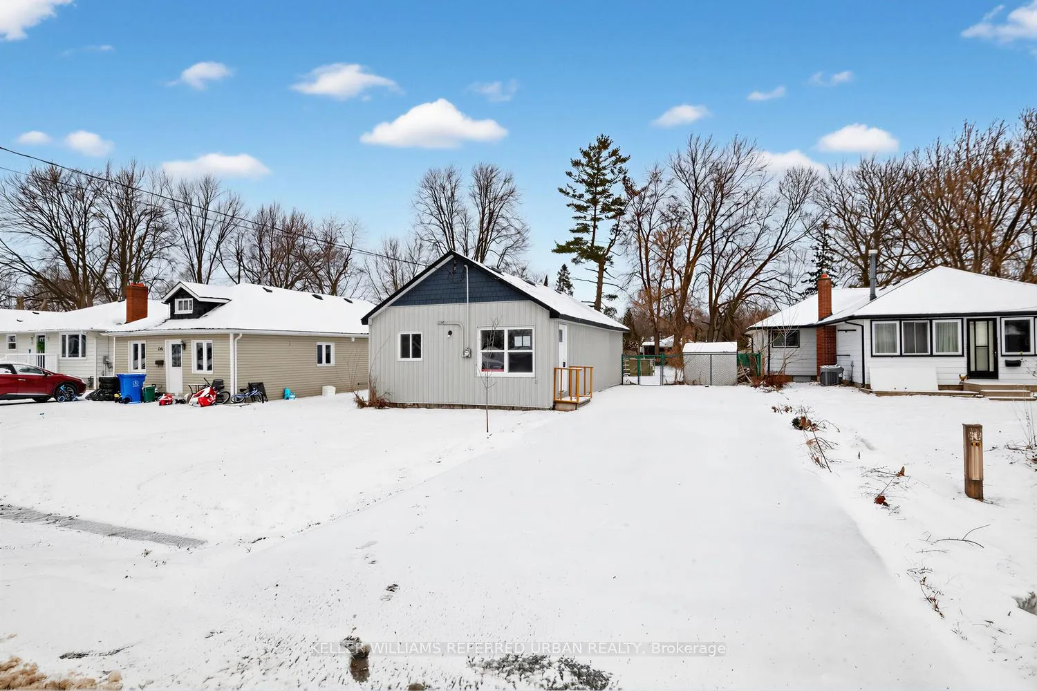 Photo 1 of 208 Bayview Avenue, Georgina, Keswick South — HOMEH