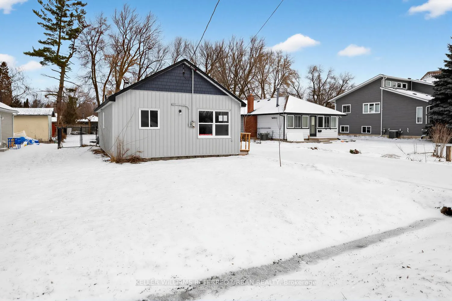 Photo 2 of 208 Bayview Avenue, Georgina, Keswick South — HOMEH