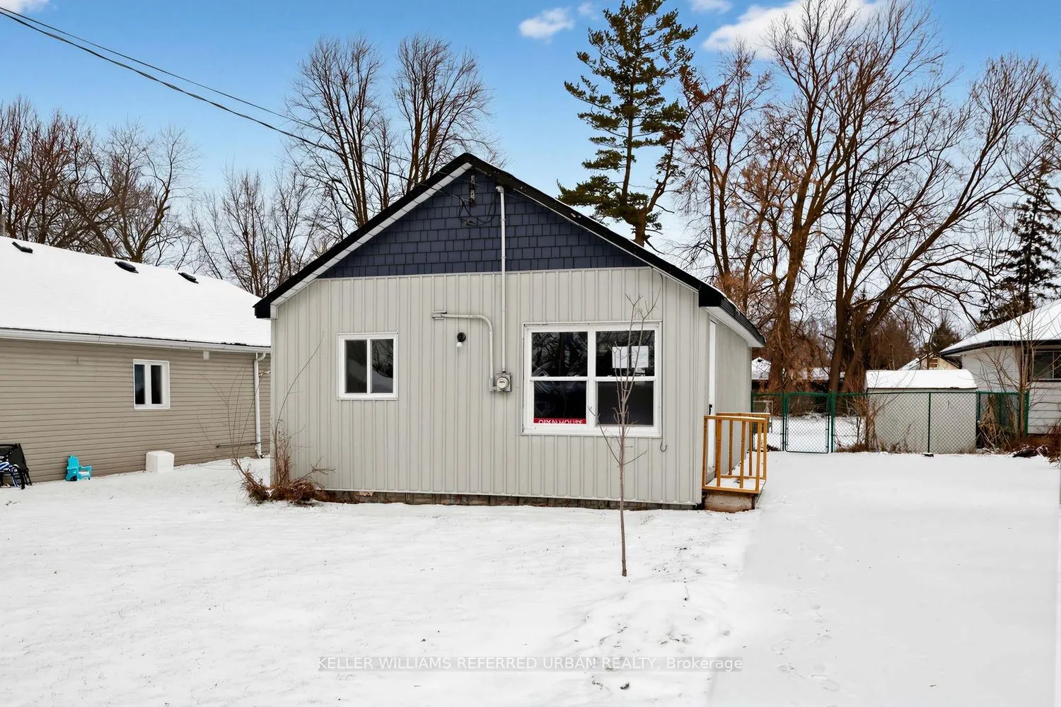 Photo 3 of 208 Bayview Avenue, Georgina, Keswick South — HOMEH