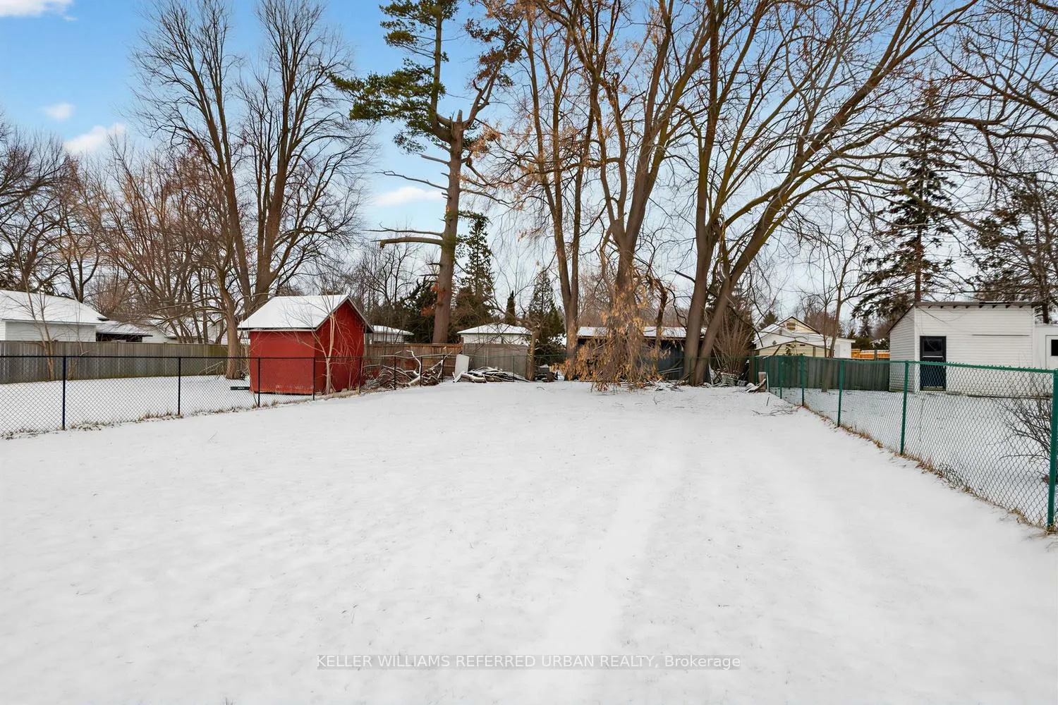 Photo 8 of 208 Bayview Avenue, Georgina, Keswick South — HOMEH