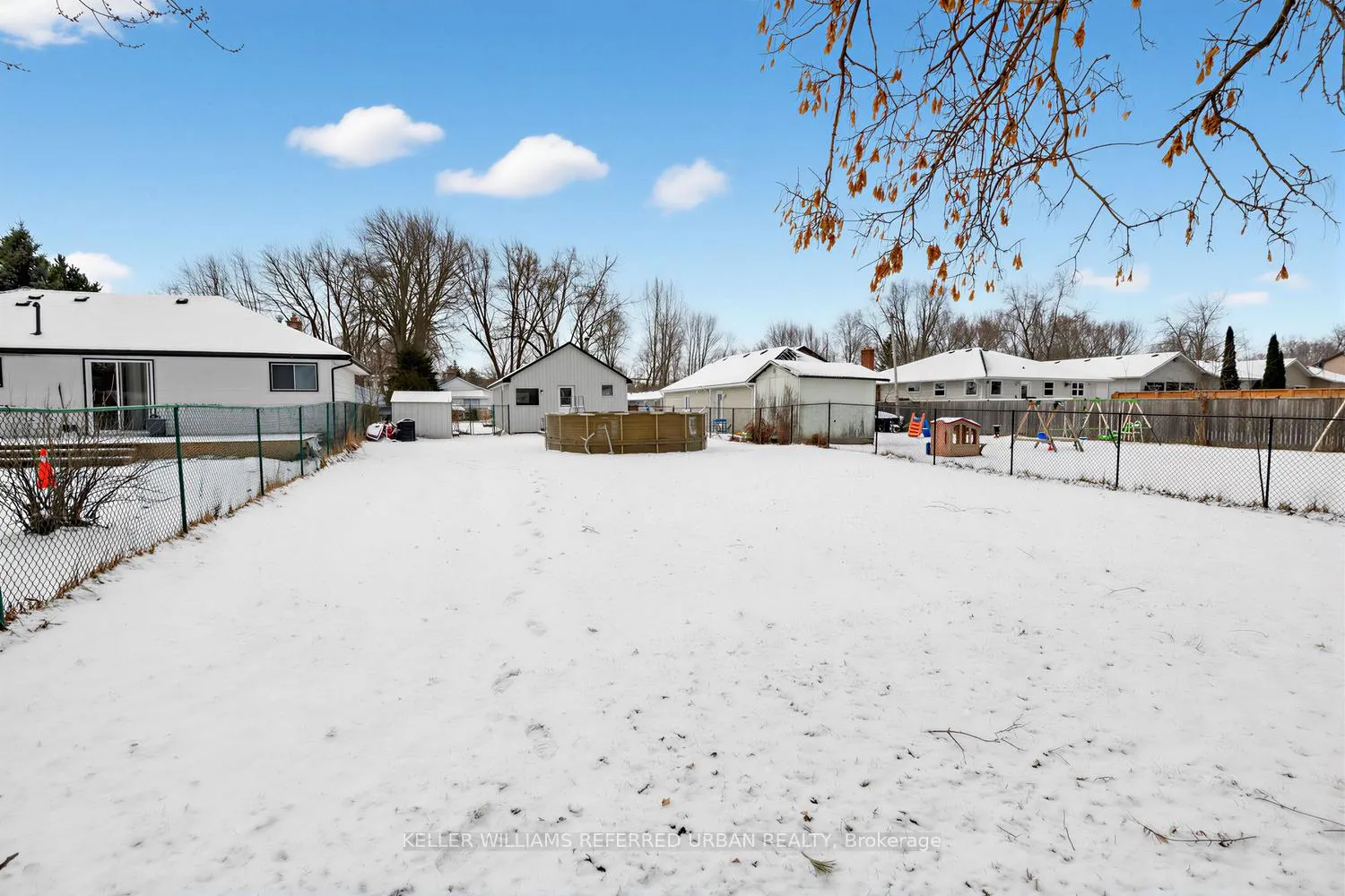 Photo 9 of 208 Bayview Avenue, Georgina, Keswick South — HOMEH